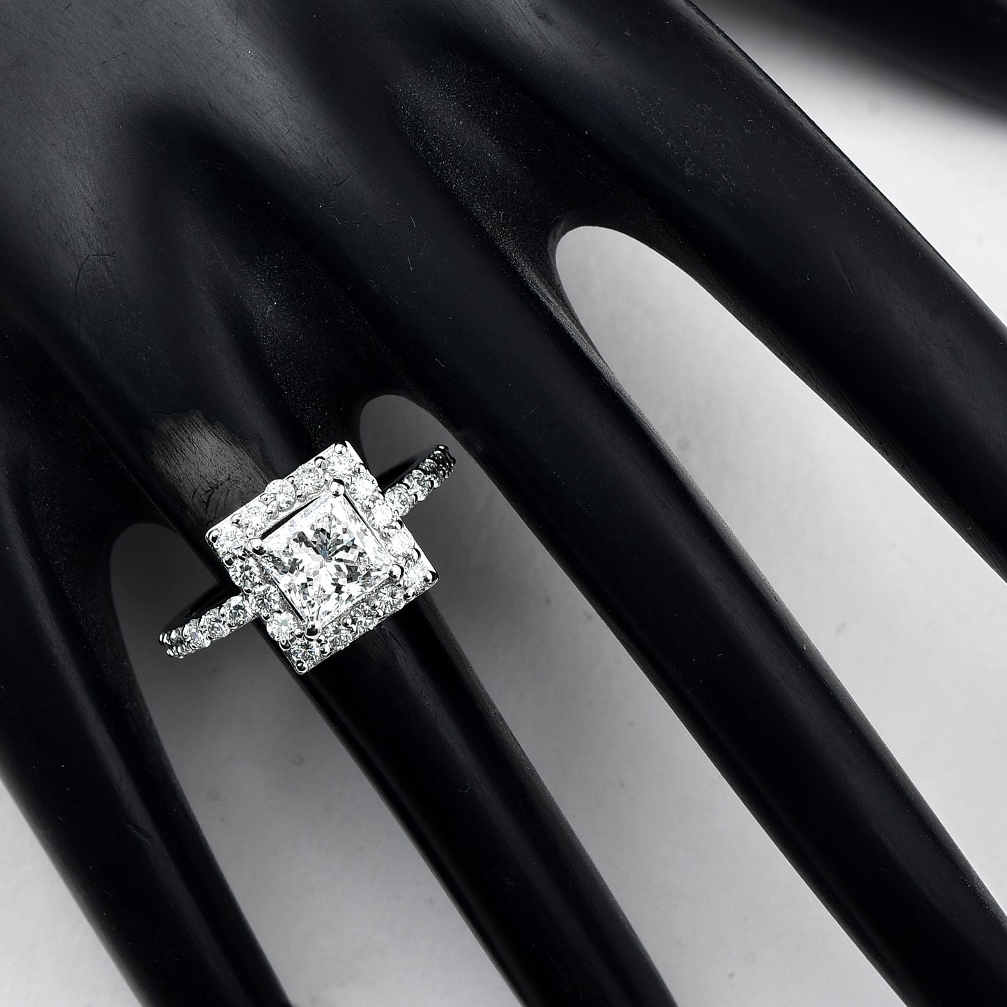 2.37 Carats Lab Grown Diamond 950 Platinum Ring
