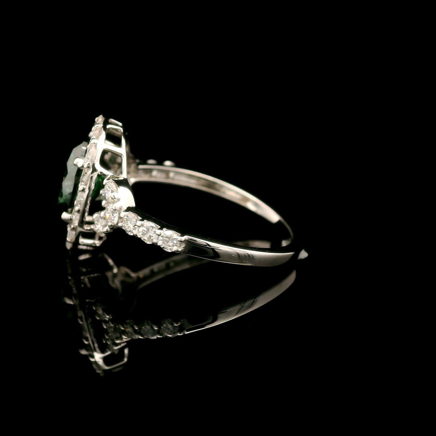 2.26 Carats Green Lab Grown Diamond 14K Gold Ring