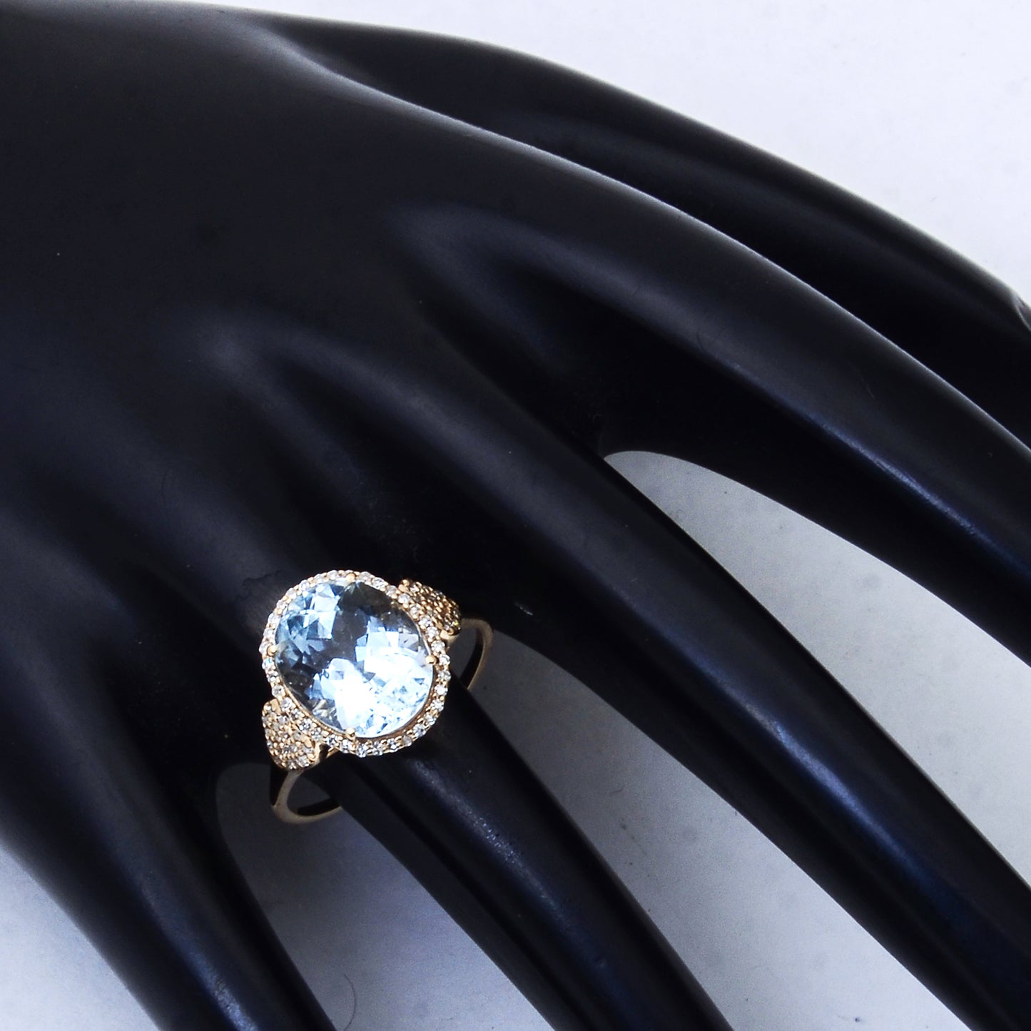 4.12 Ct Oval Mixed Cut Natural Aquamarine 14K Gold Ring
