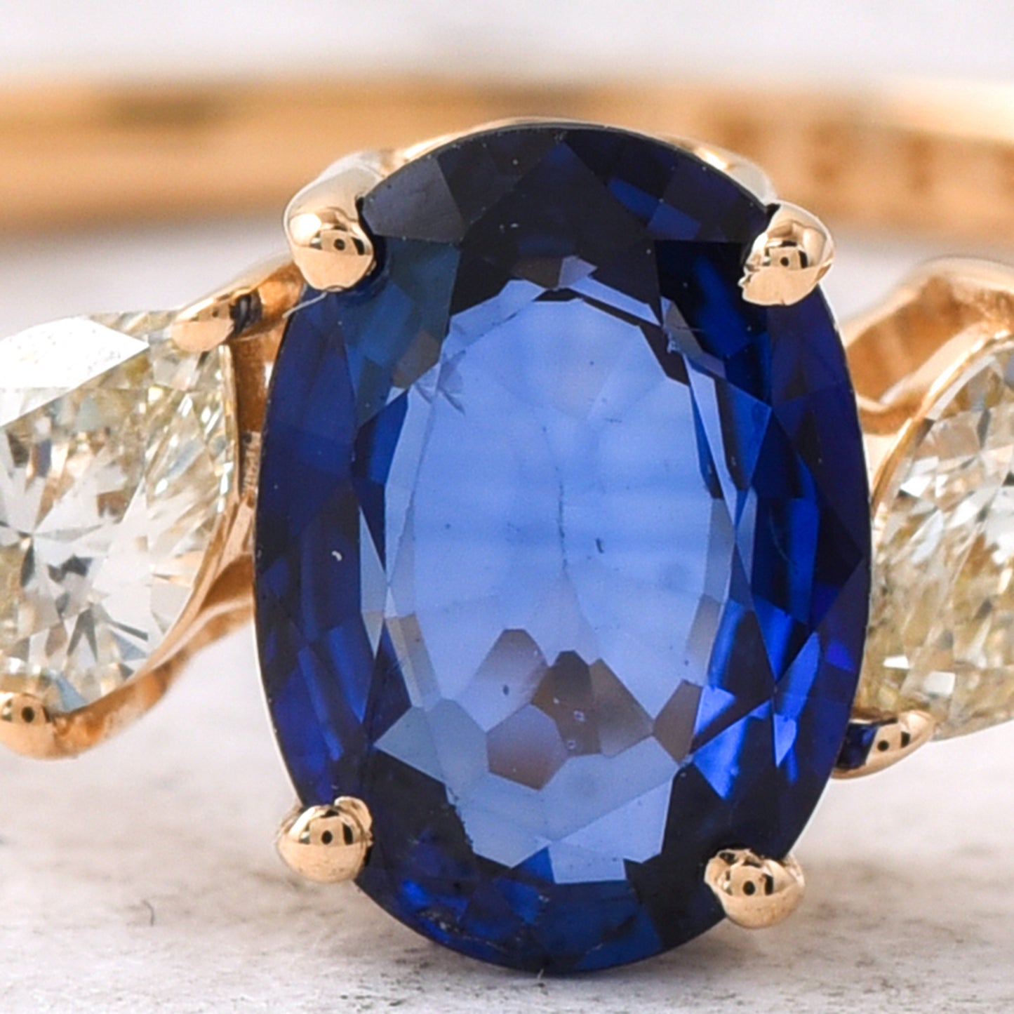 1.09 Ct Oval Mixed Cut Natural Sapphire 14K Gold Ring