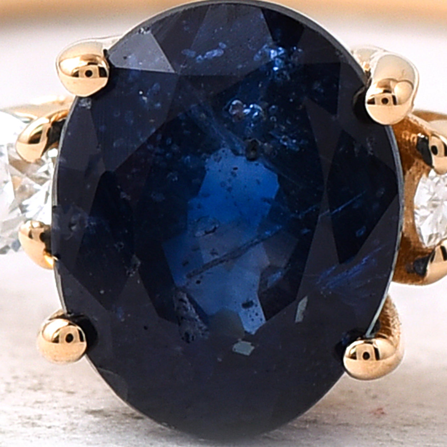 1.09 Ct Oval Sapphire 14K Gold Ring