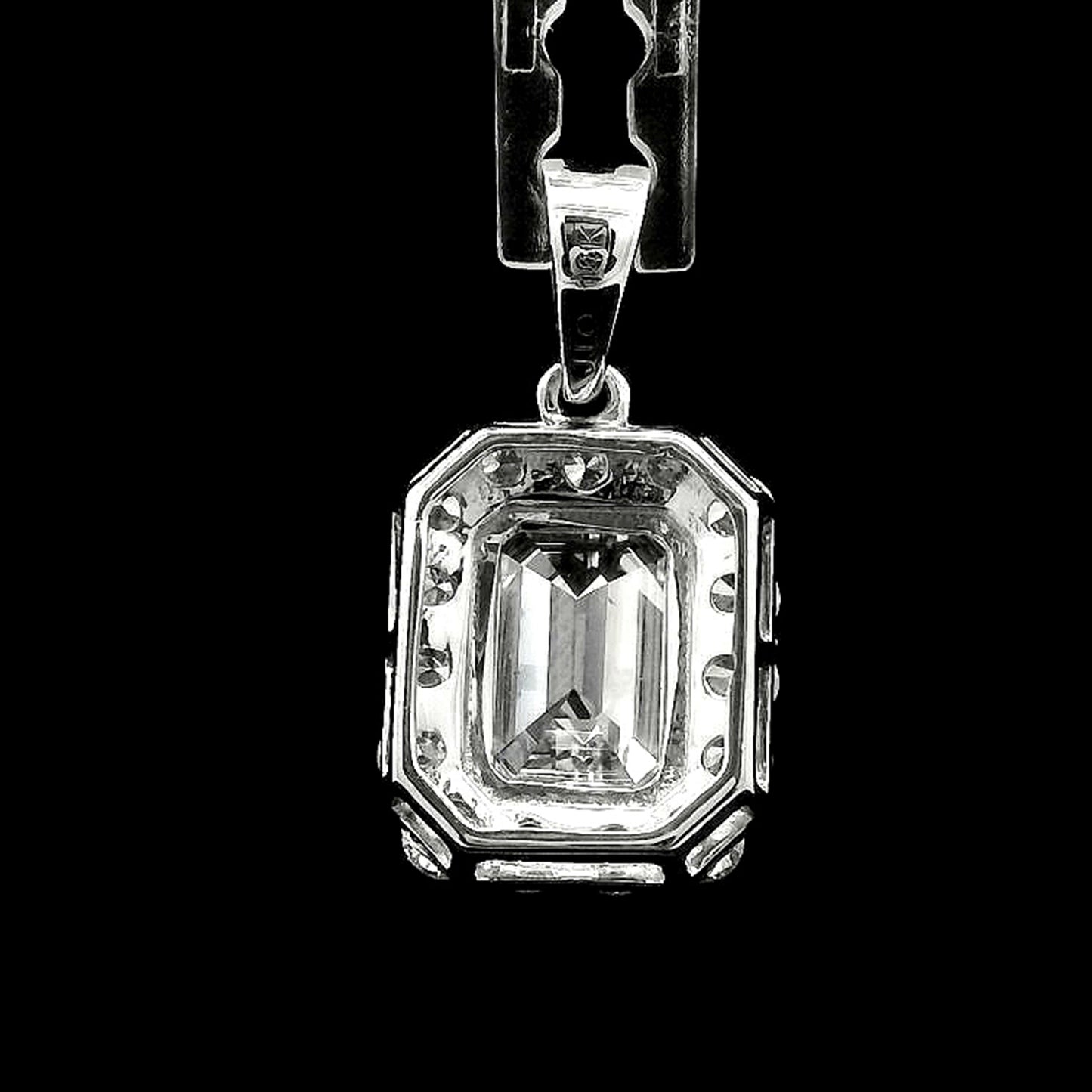 2.84 Carats Lab Grown Diamond 14K Gold Pendant