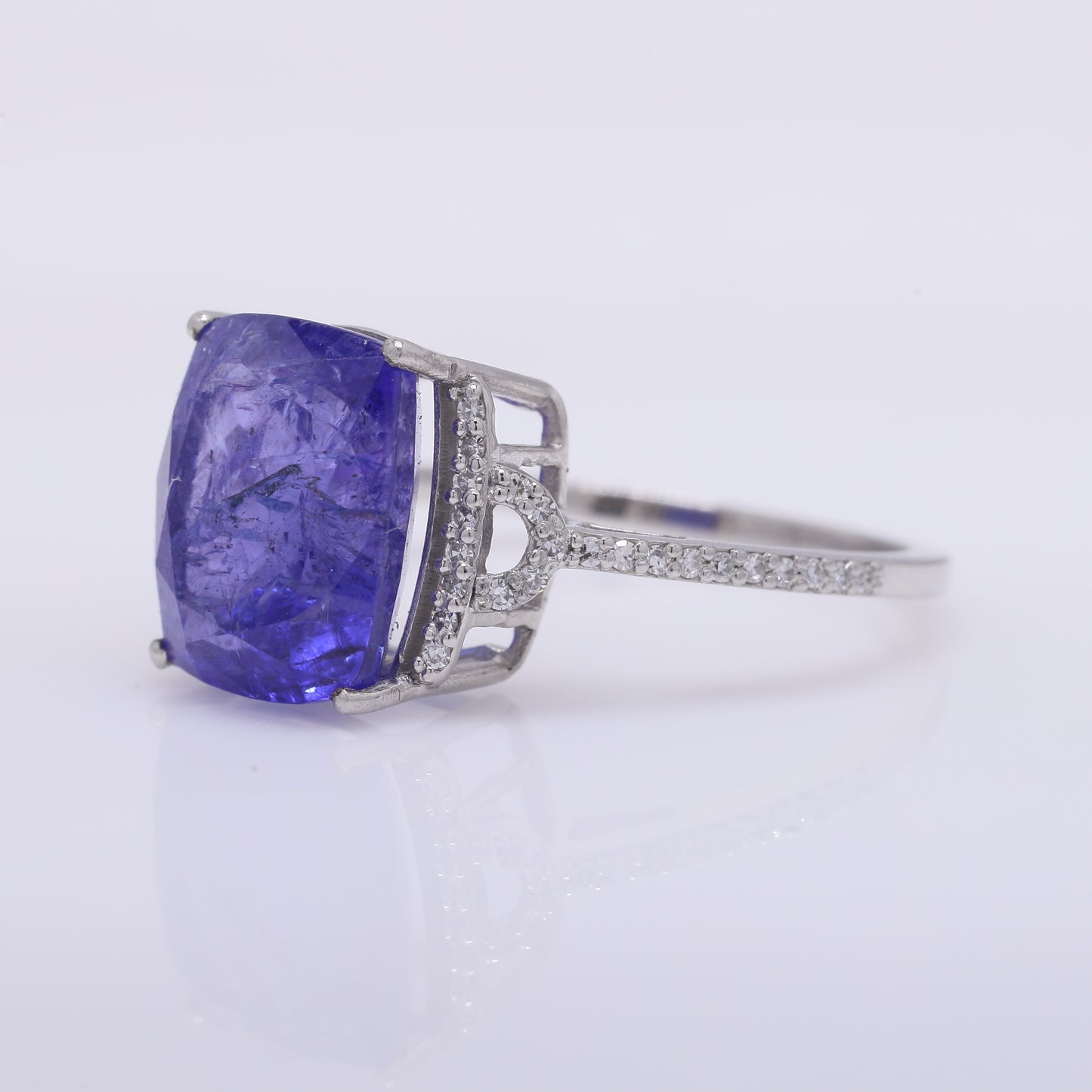 5.86 Ct Cushion Mixed Cut Natural Tanzanite 950 Platinum Ring