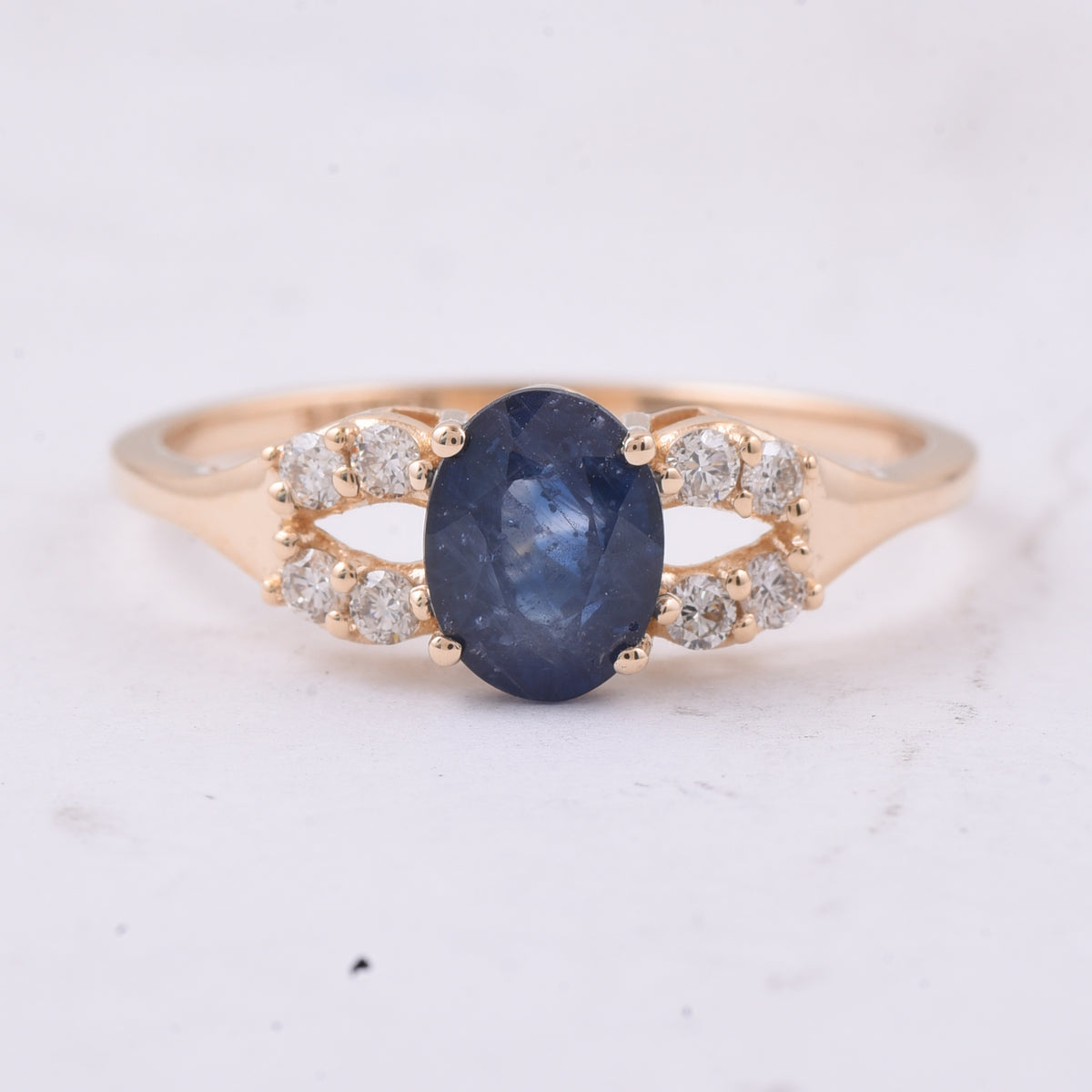 1.33 Ct Oval Natural Sapphire 14K Gold Ring