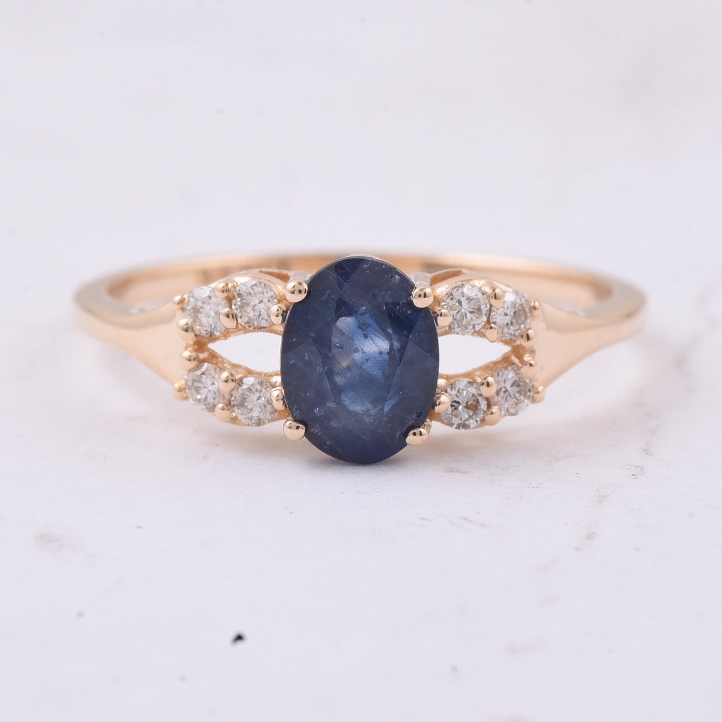 1.33 Ct Oval Natural Sapphire 14K Gold Ring
