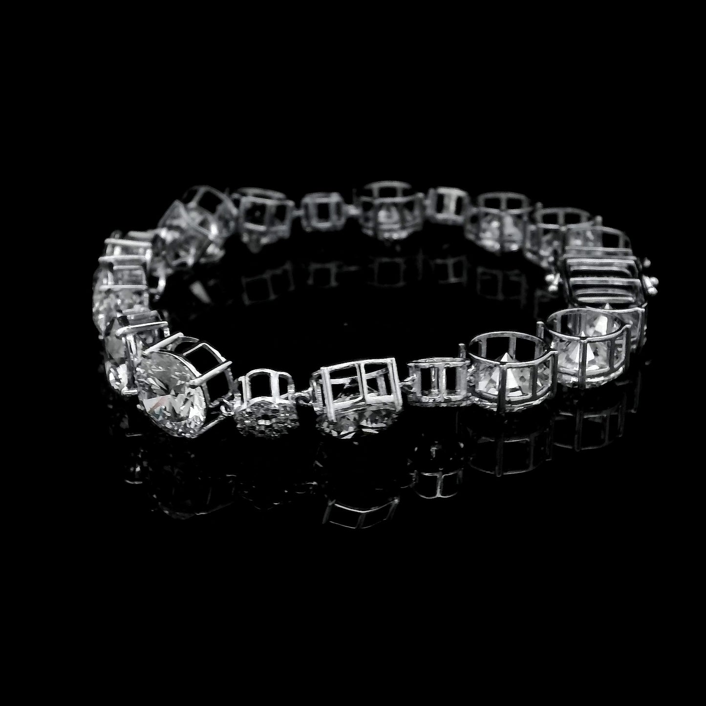 30.39 Ct Round Lab Grown Diamond 14K Gold Bracelet