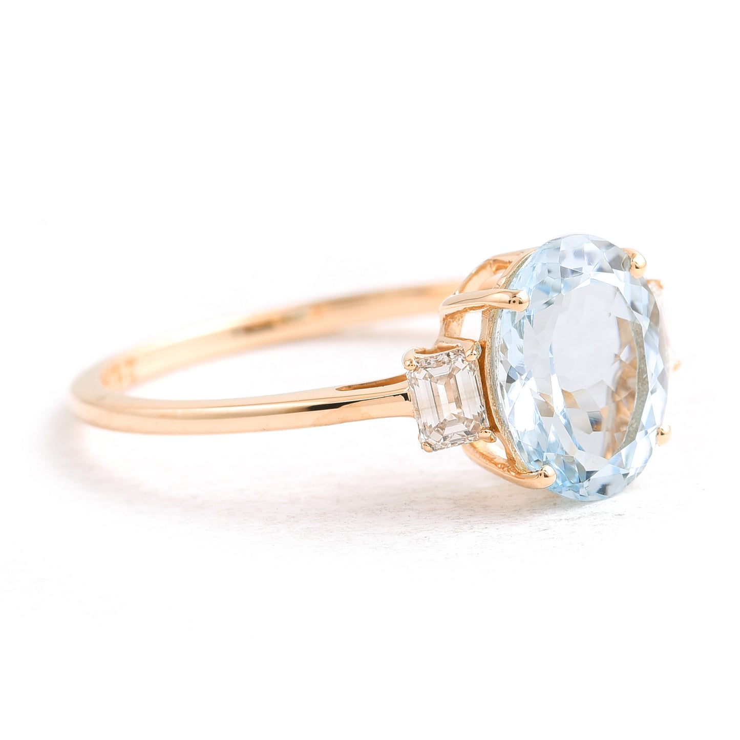1.75 Ct Oval Aquamarine 14K Gold Ring