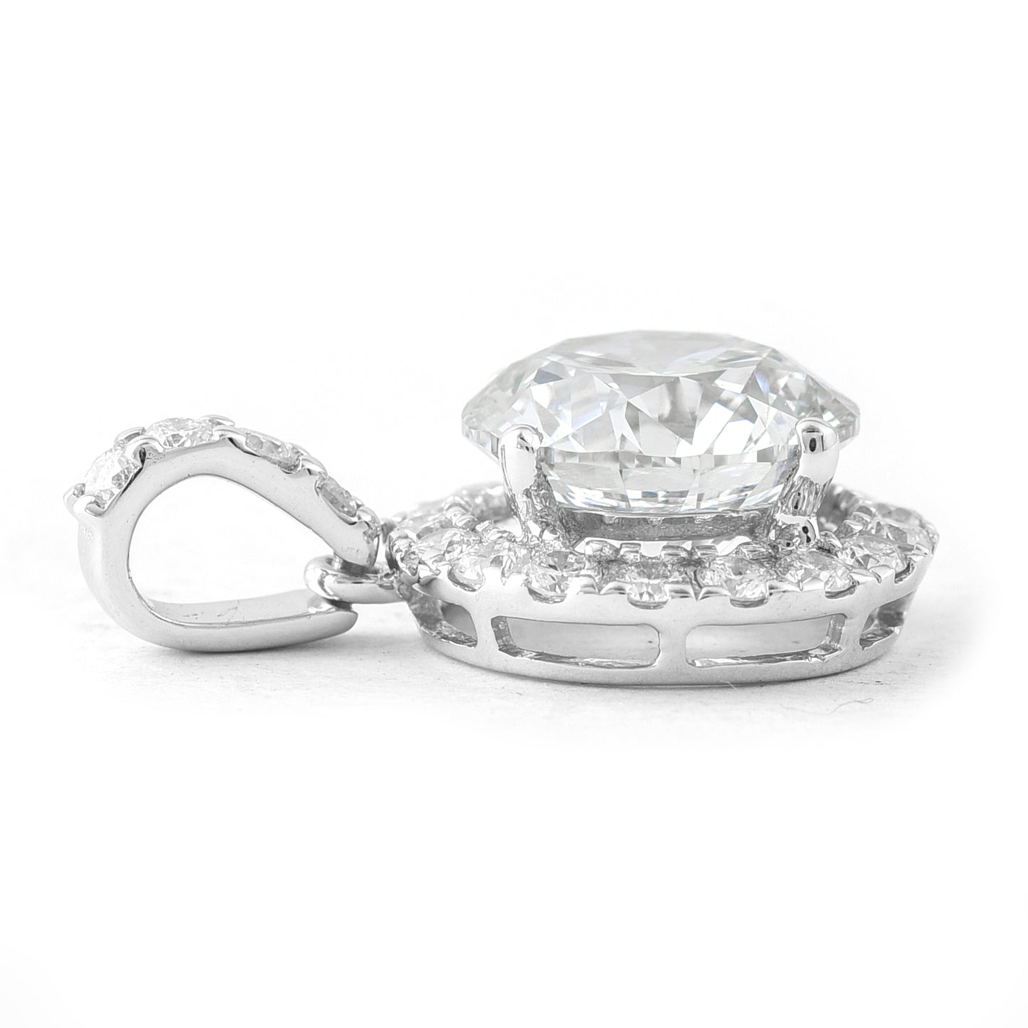 3.20 Carats Lab Grown Diamond 14K Gold Pendant