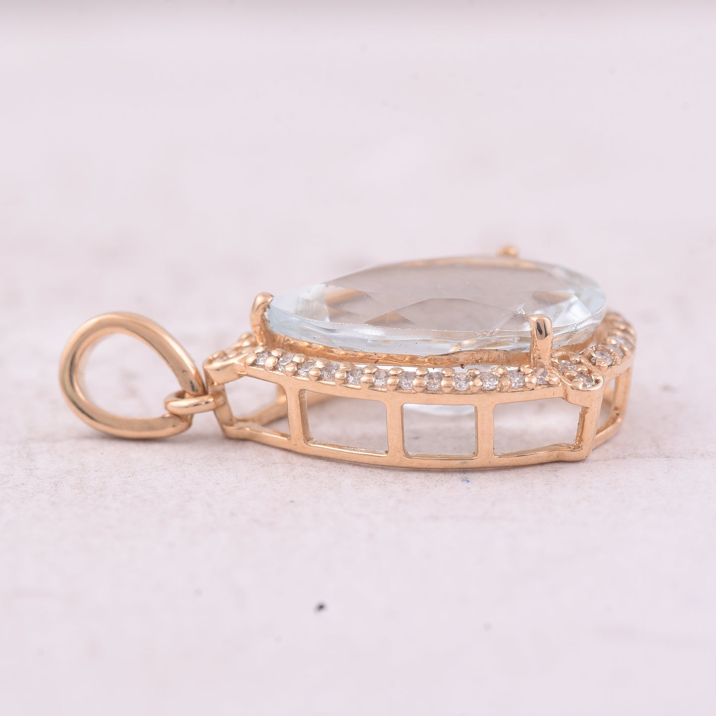 3.51 Ct Pear Mixed Cut Natural Aquamarine 14K Gold Pendant