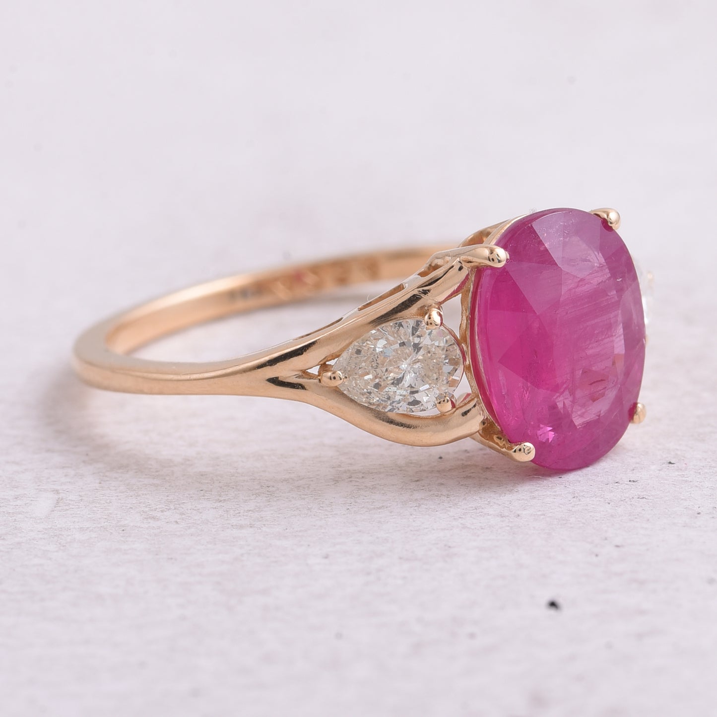 2.82 Ct Oval Natural Ruby 14K Gold Ring