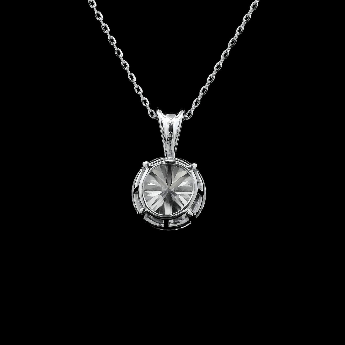 2.81 Carats Lab Grown Diamond 14K Gold Pendant