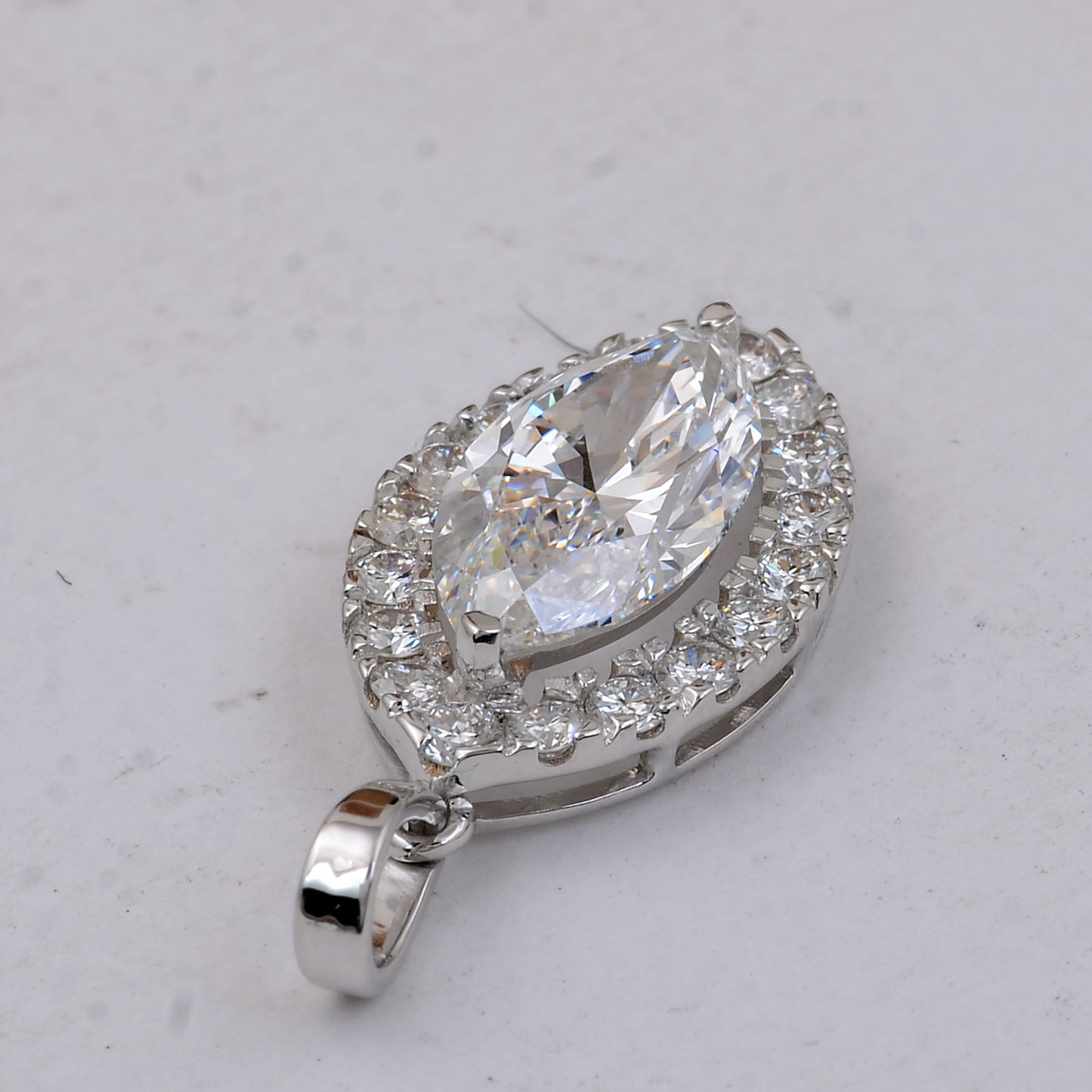 2.51 Carats Lab Grown Diamond 14K Gold Pendant