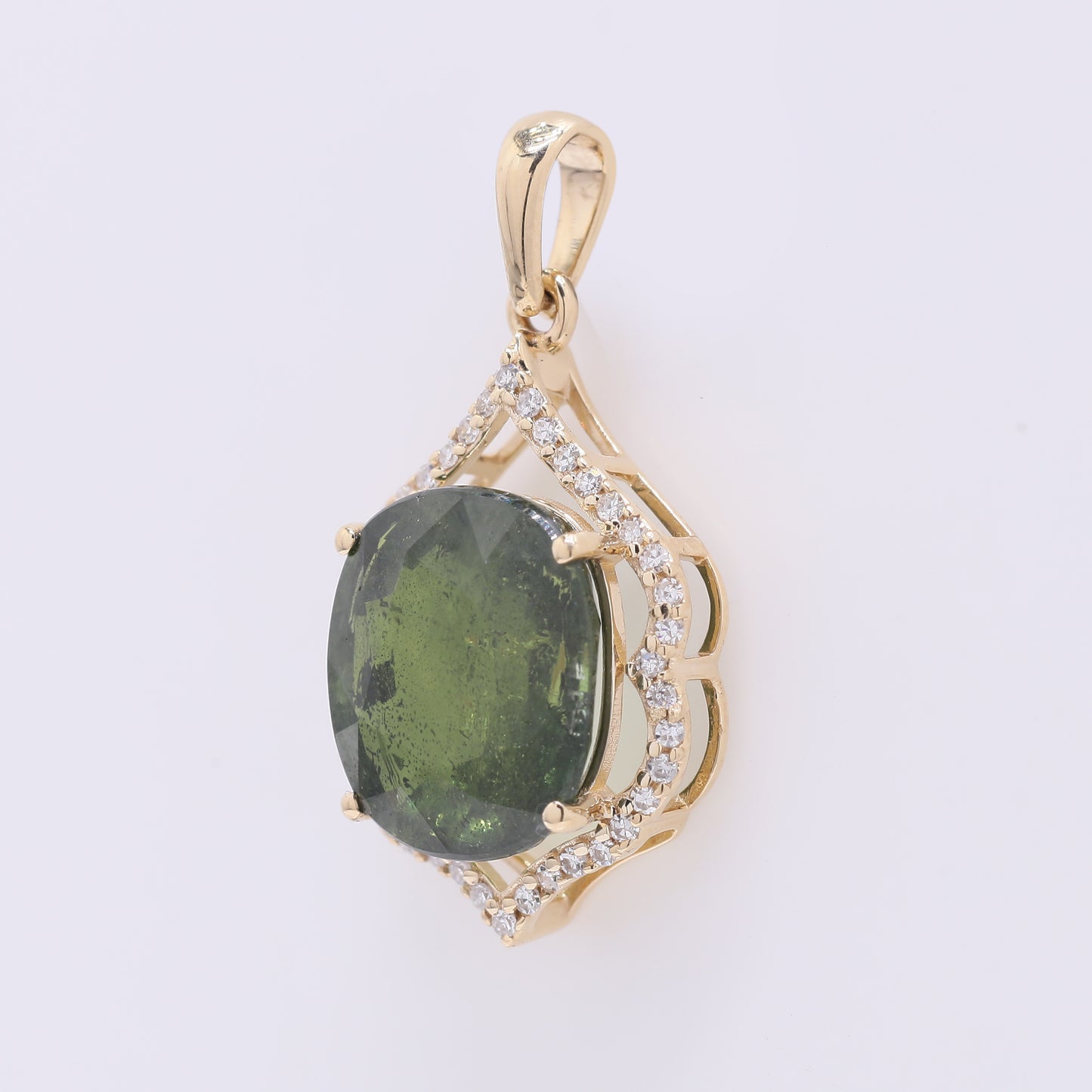 5.23 Ct Cushion Mixed Cut Natural Green Sapphire 14K Gold Pendant