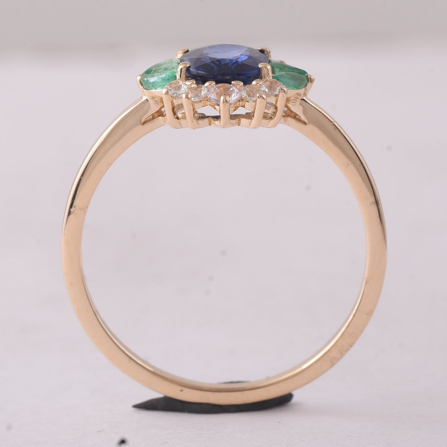 1.30 Ct Oval Sapphire 9K Gold Ring