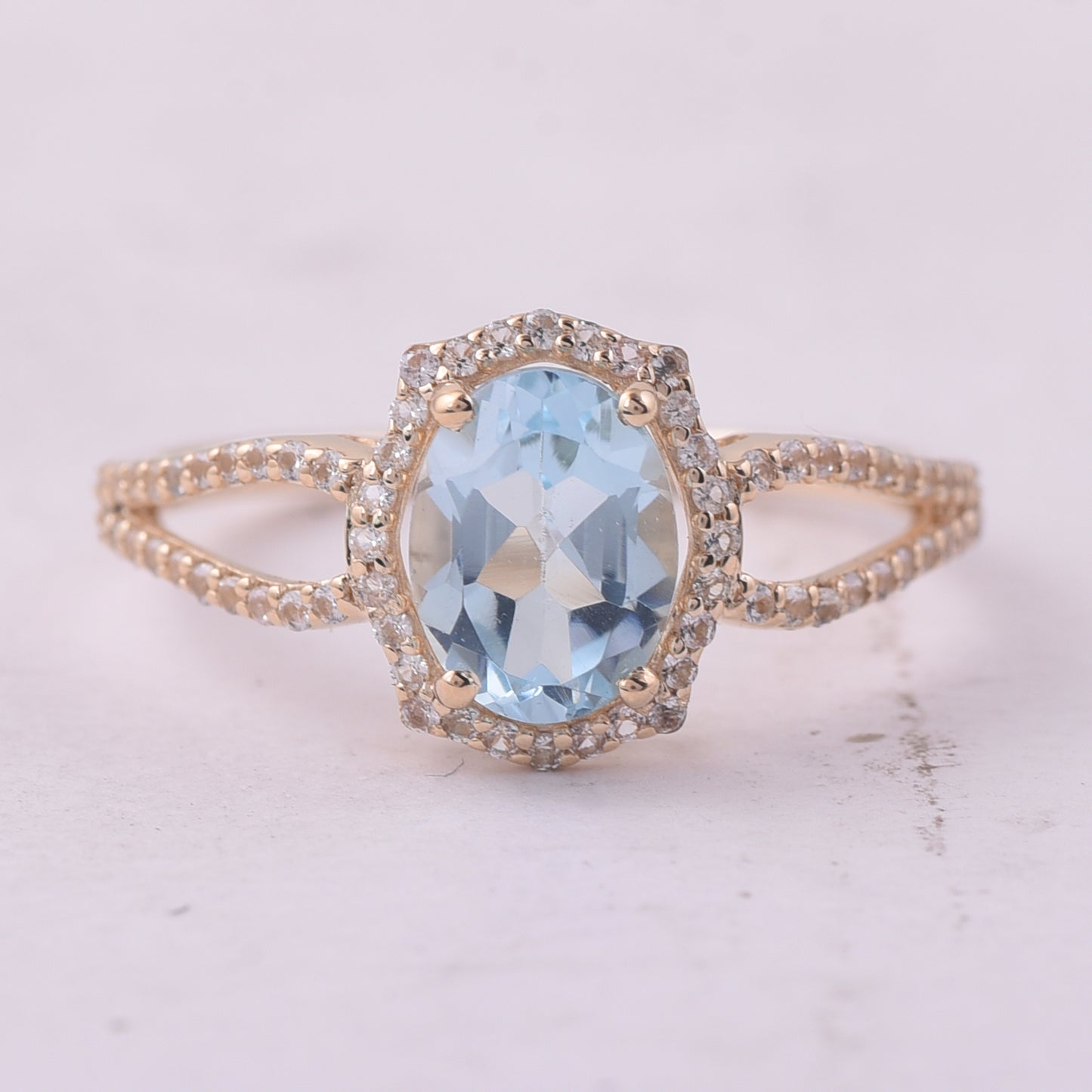 1.80 Ct Oval Blue Topaz 9K Gold Ring