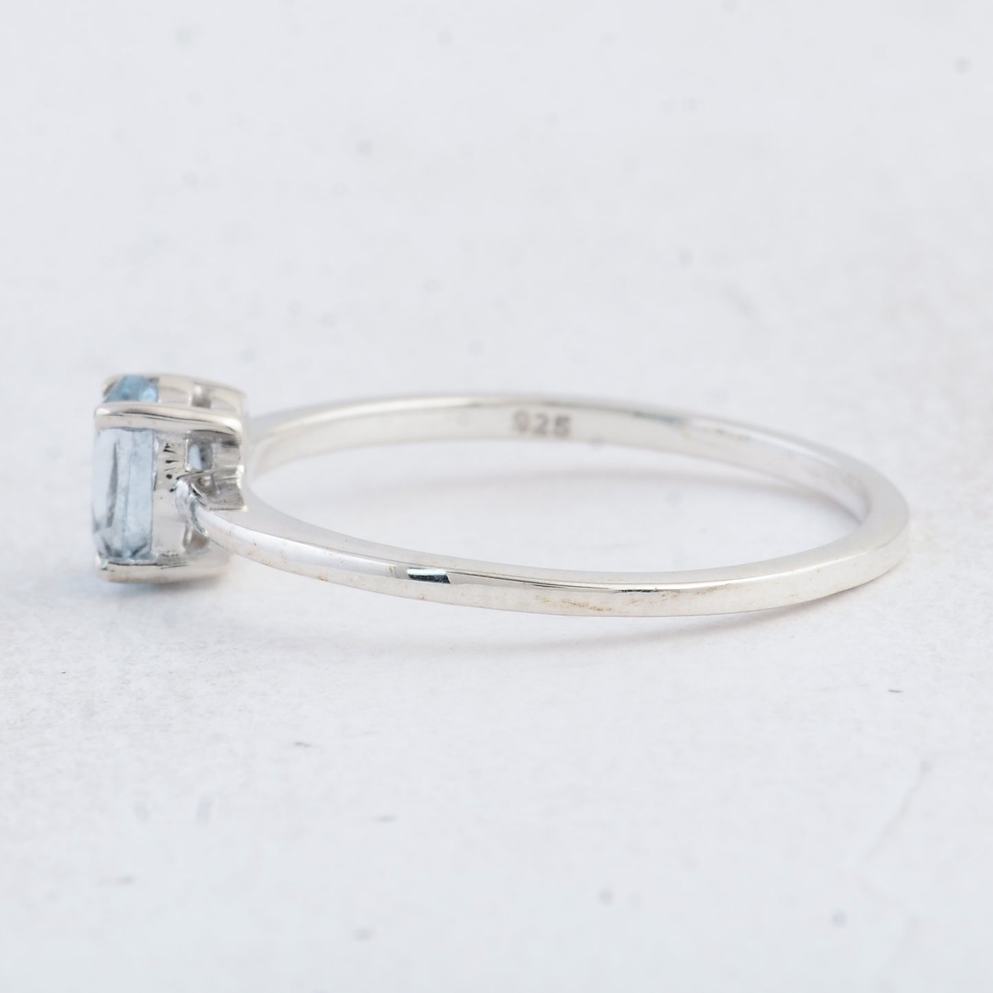 0.45 Ct Oval Swiss Blue Topaz 925 Sterling Silver Ring