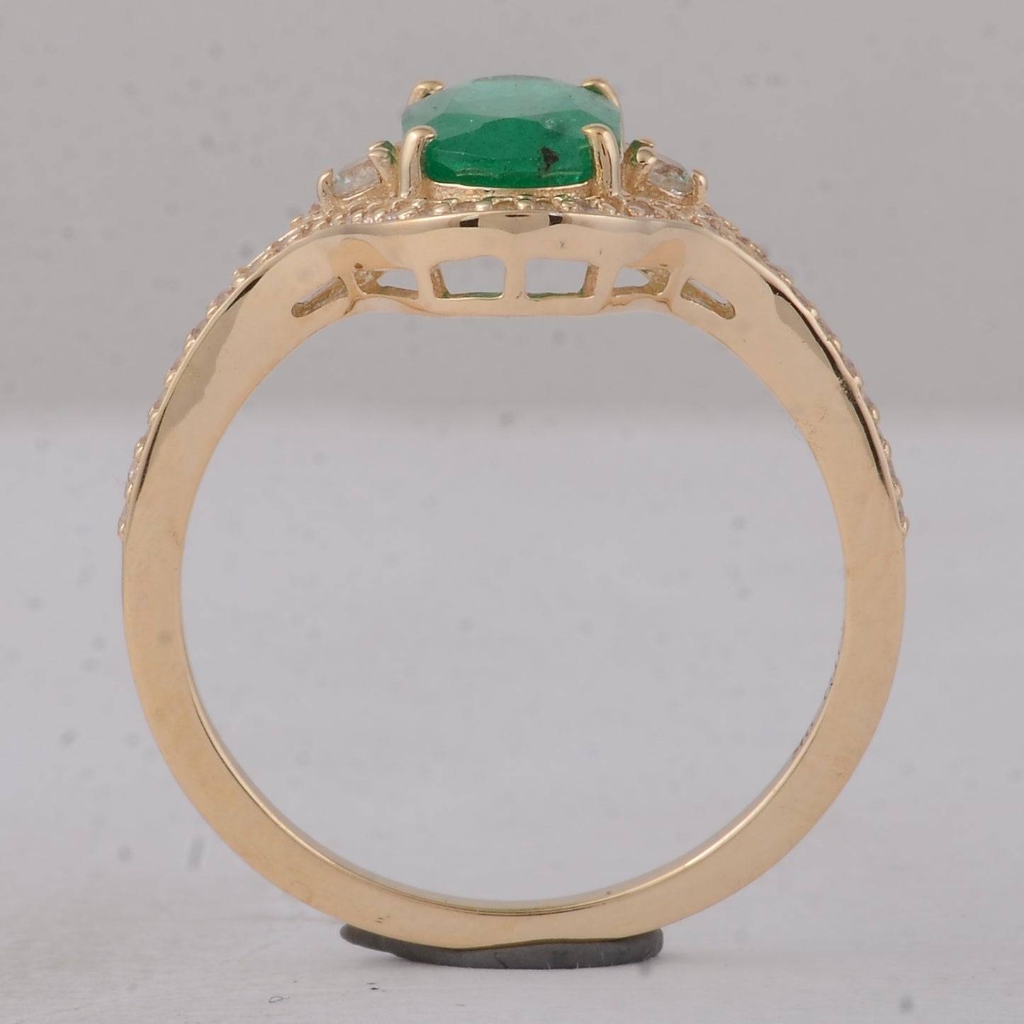 1.50 Ct Oval Emerald 9K Gold Ring