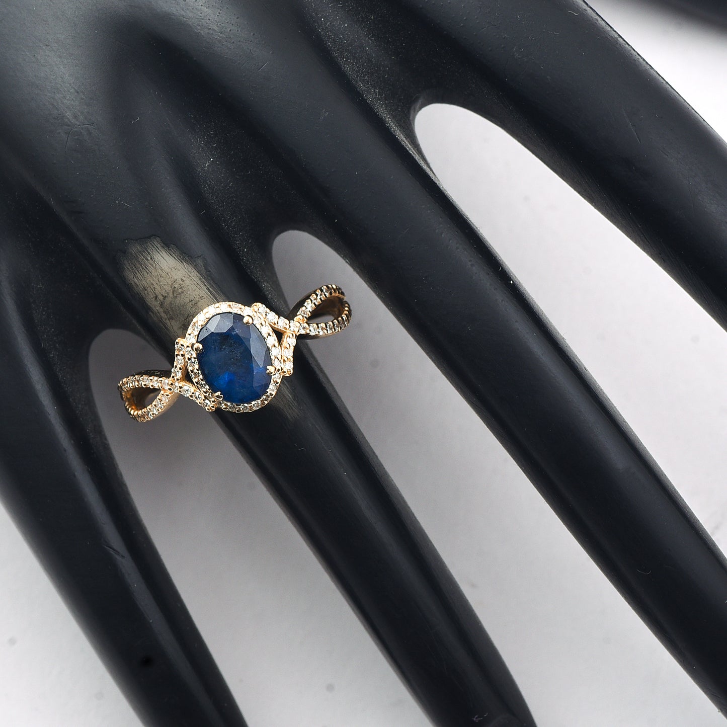 1.75 Ct Oval Mixed Cut Natural Sapphire 14K Gold Ring