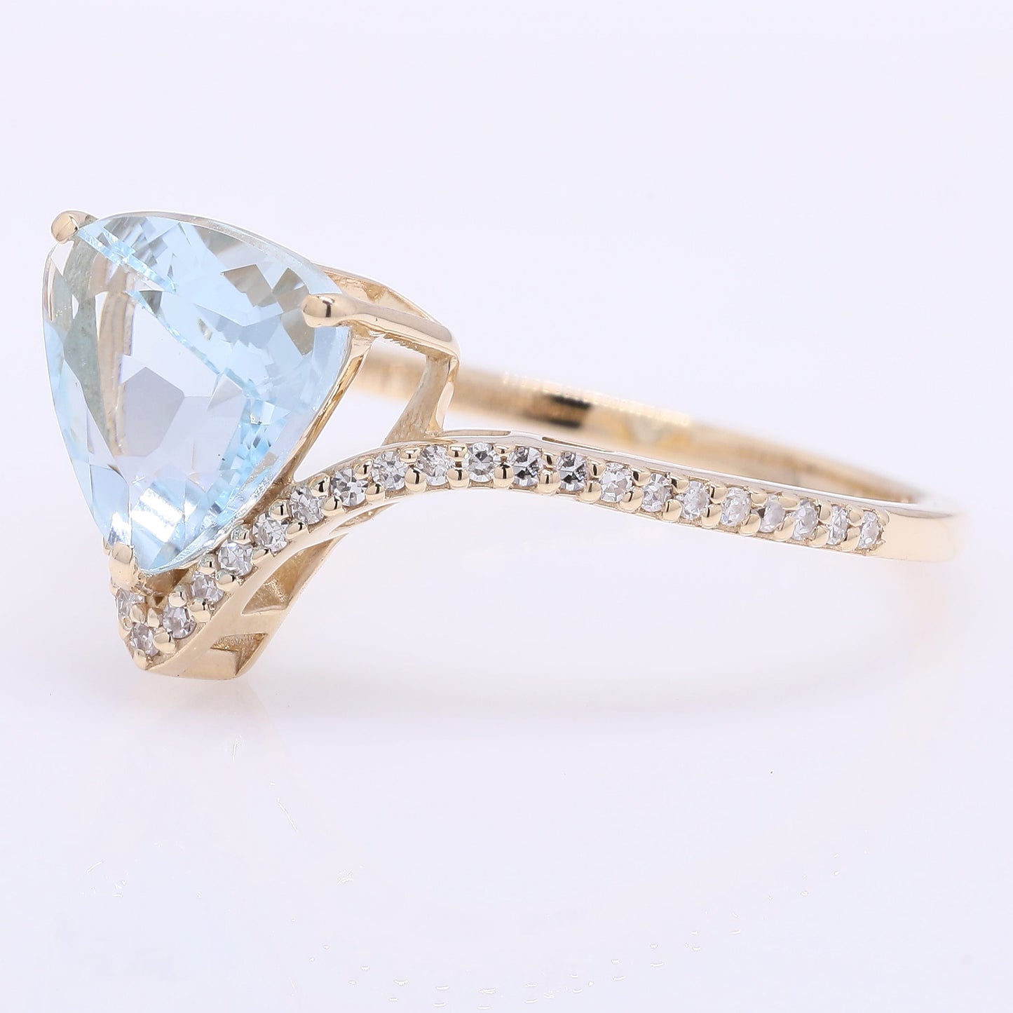 1.74 Ct Triangle Mixed Cut Natural Aquamarine 14K Gold Ring
