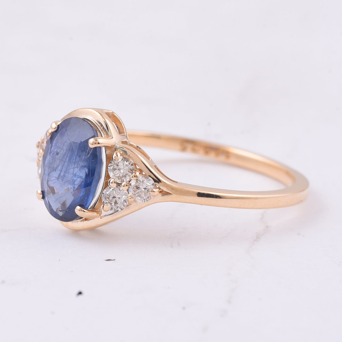 1.69 Ct Oval Natural Sapphire 14K Gold Ring