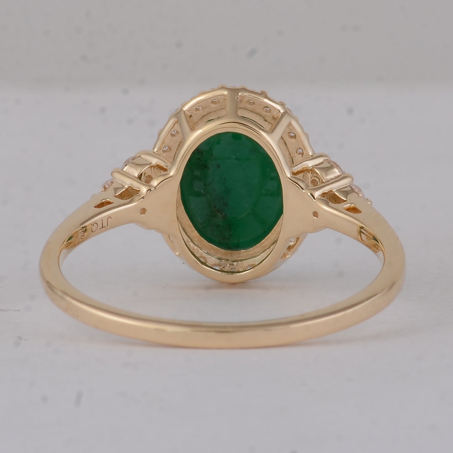 3.06 Ct Oval Emerald 9K Gold Ring