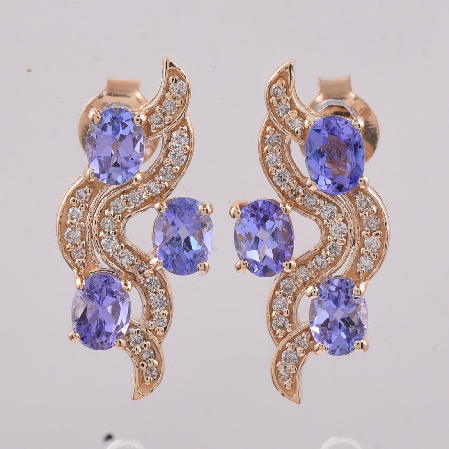 1.56 Ct Oval Natural Tanzanite 14K Gold Earrings