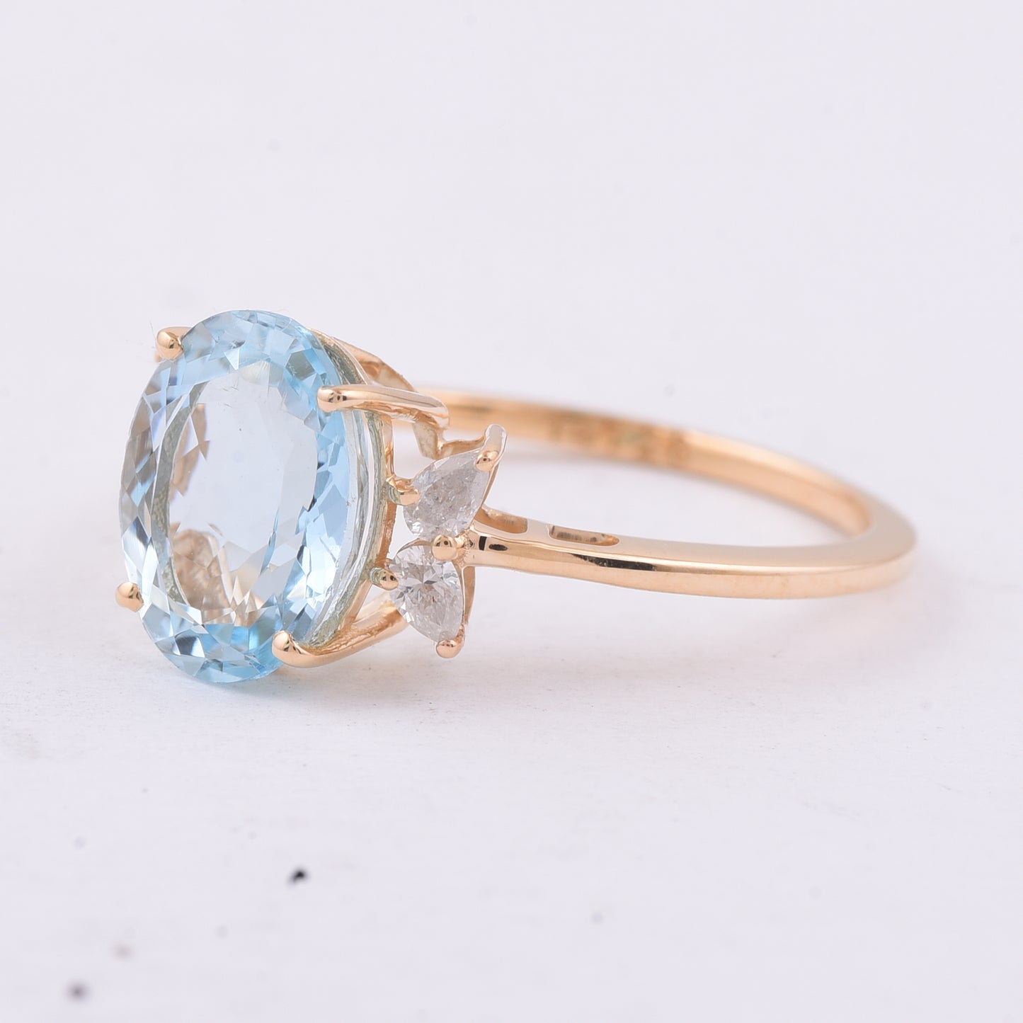 2.44 Ct Oval Natural Aquamarine 14K Gold Ring