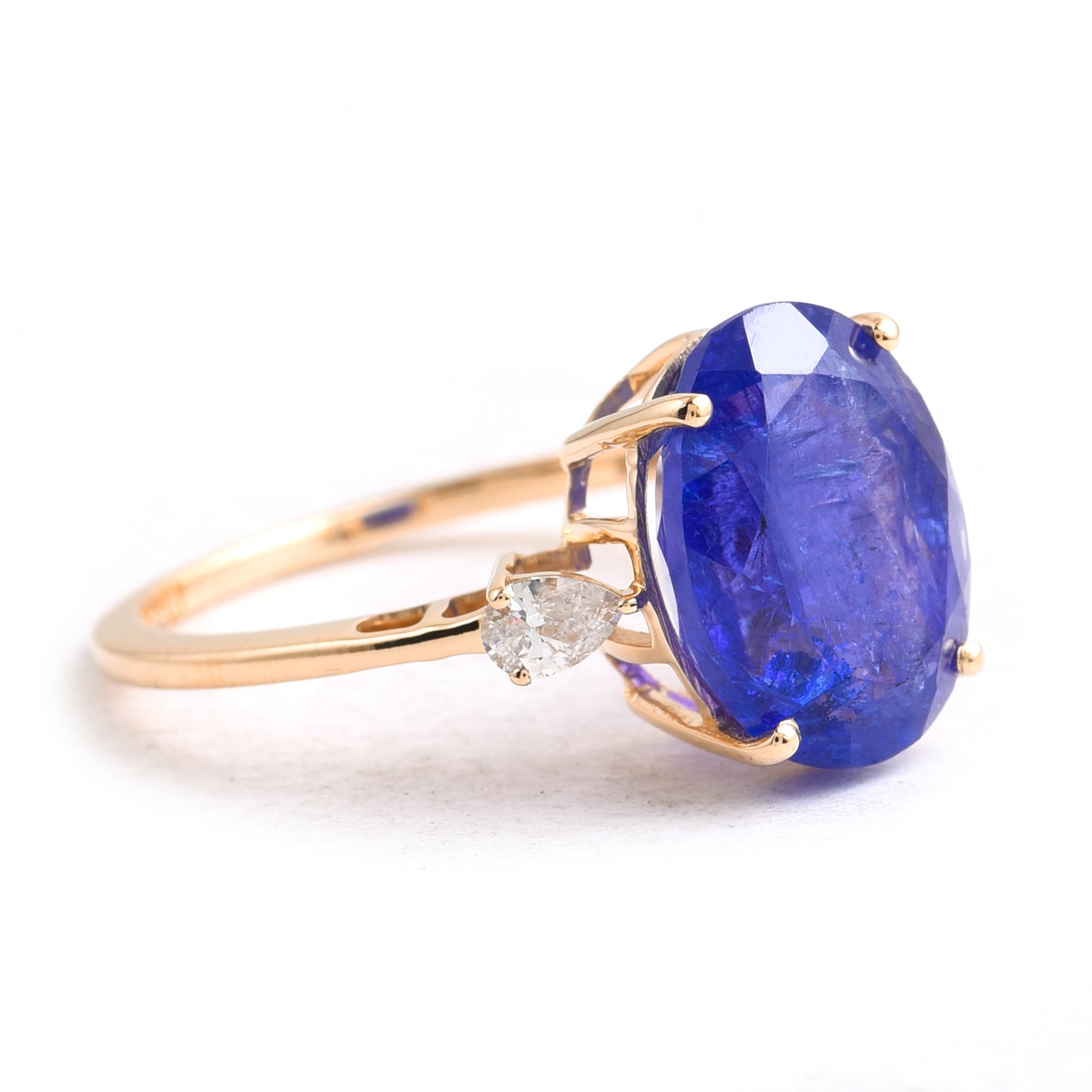 5.71 Ct Oval Tanzanite 14K Gold Ring