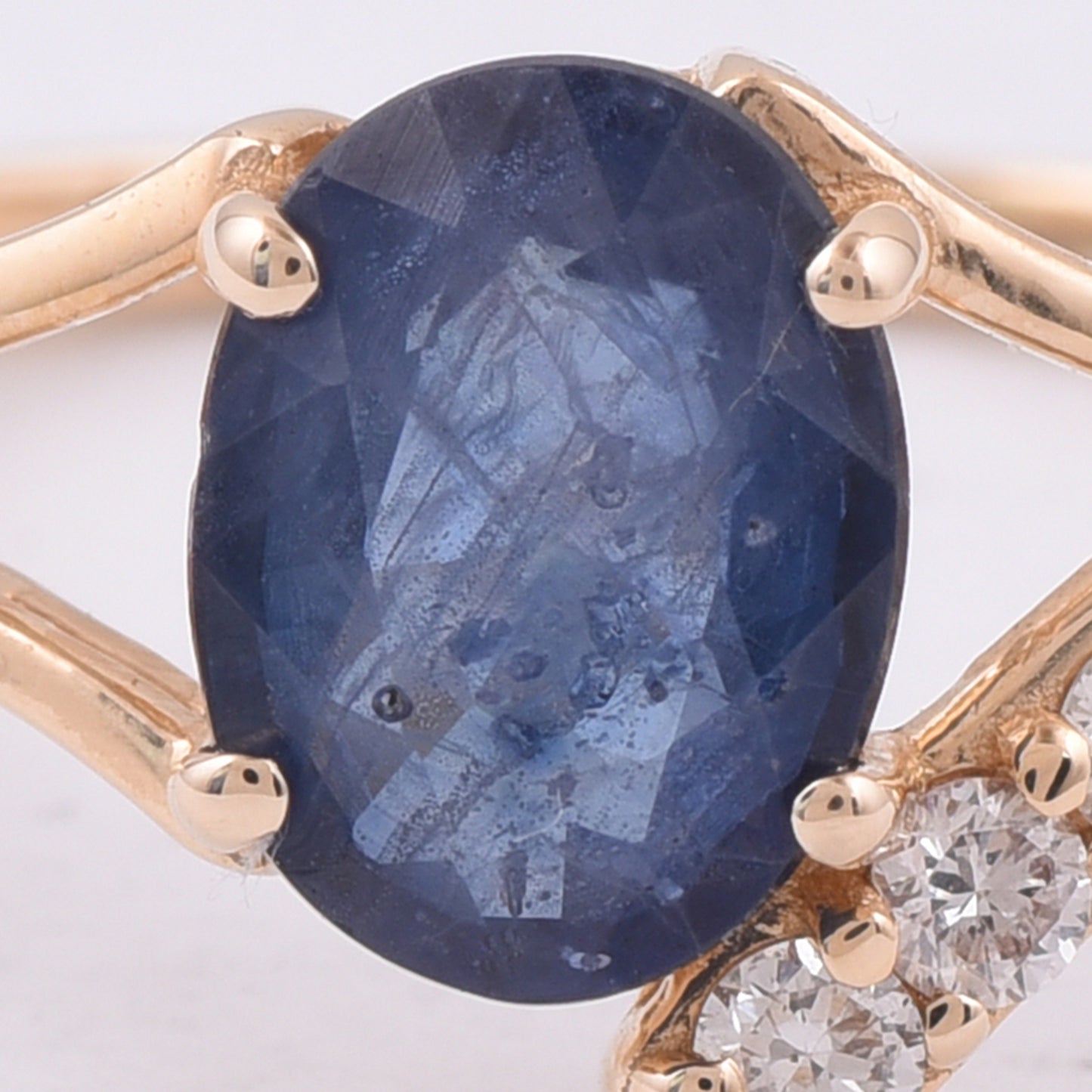 1.43 Ct Oval Natural Sapphire 14K Gold Ring