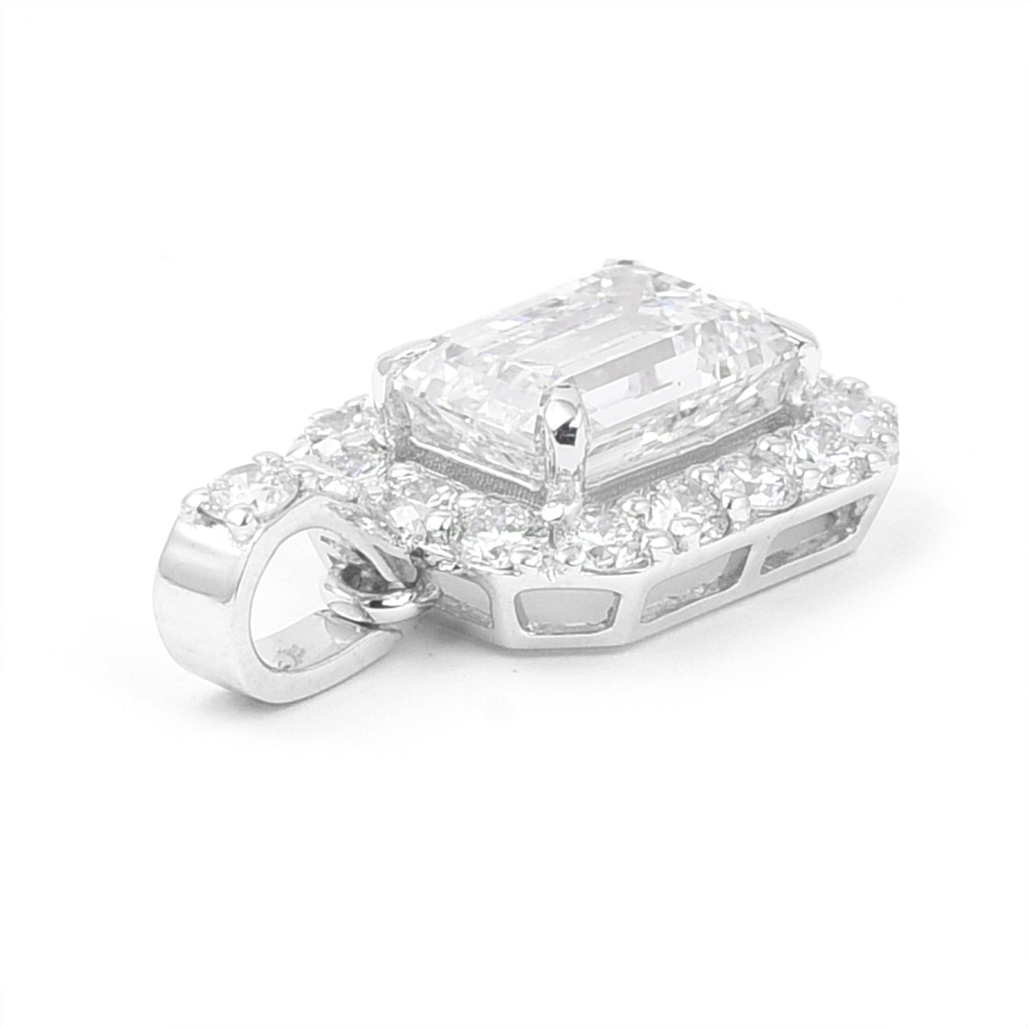 2.56 Carats Lab Grown Diamond 14K Gold Pendant