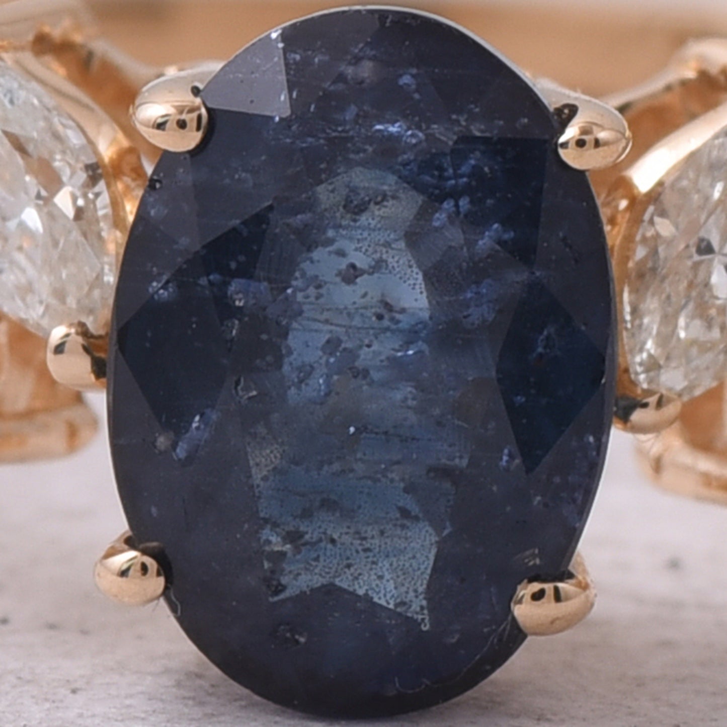 1.42 Ct Oval Natural Sapphire 14K Gold Ring