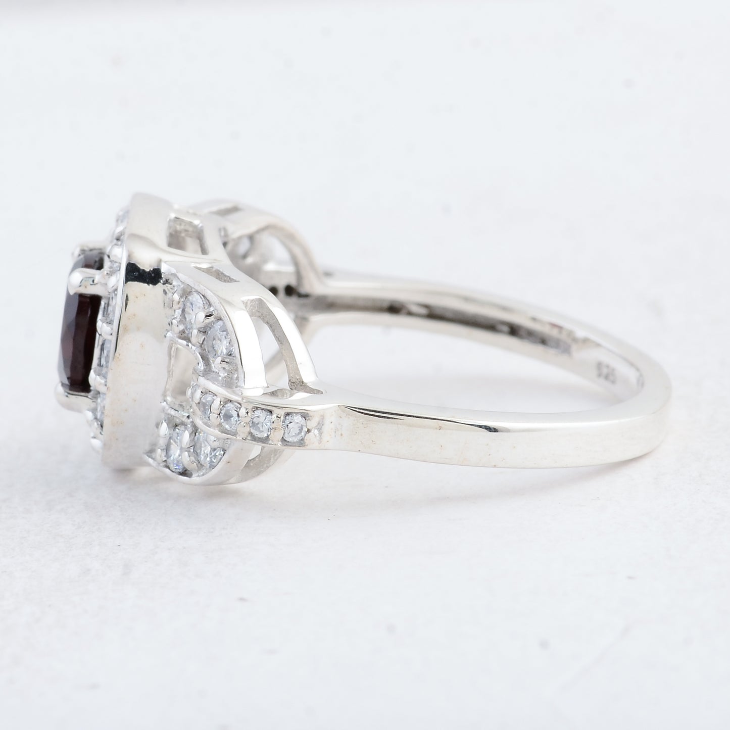 2.56 Ct Round Garnet 925 Sterling Silver Ring