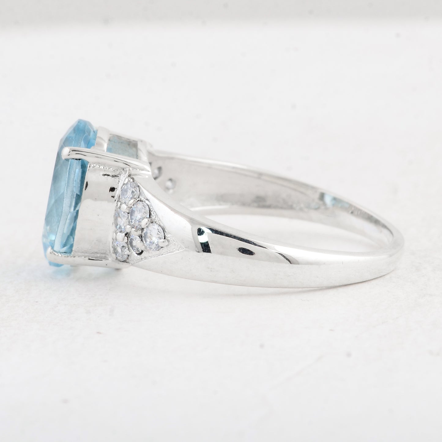 5.01 Ct Oval Swiss Blue Topaz 925 Sterling Silver Ring