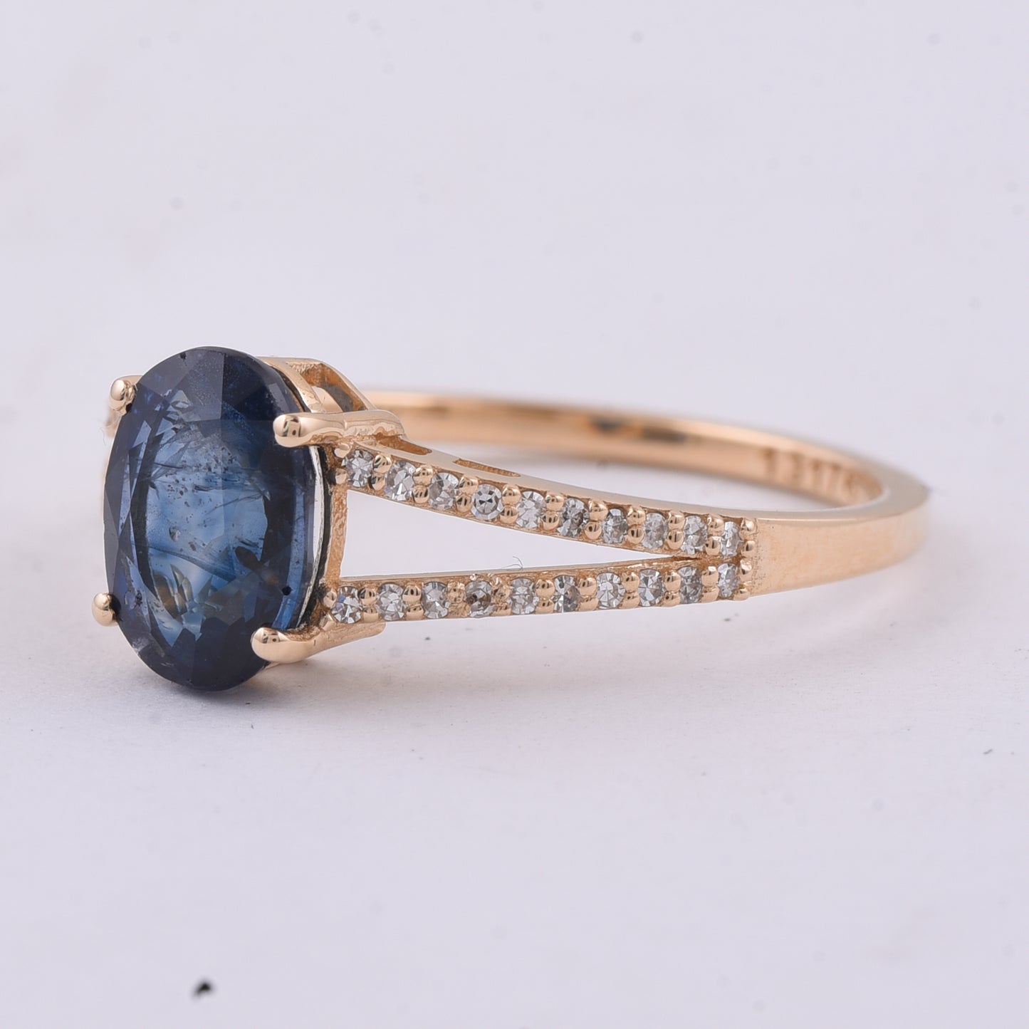2.03 Ct Oval Natural Sapphire 14K Gold Ring