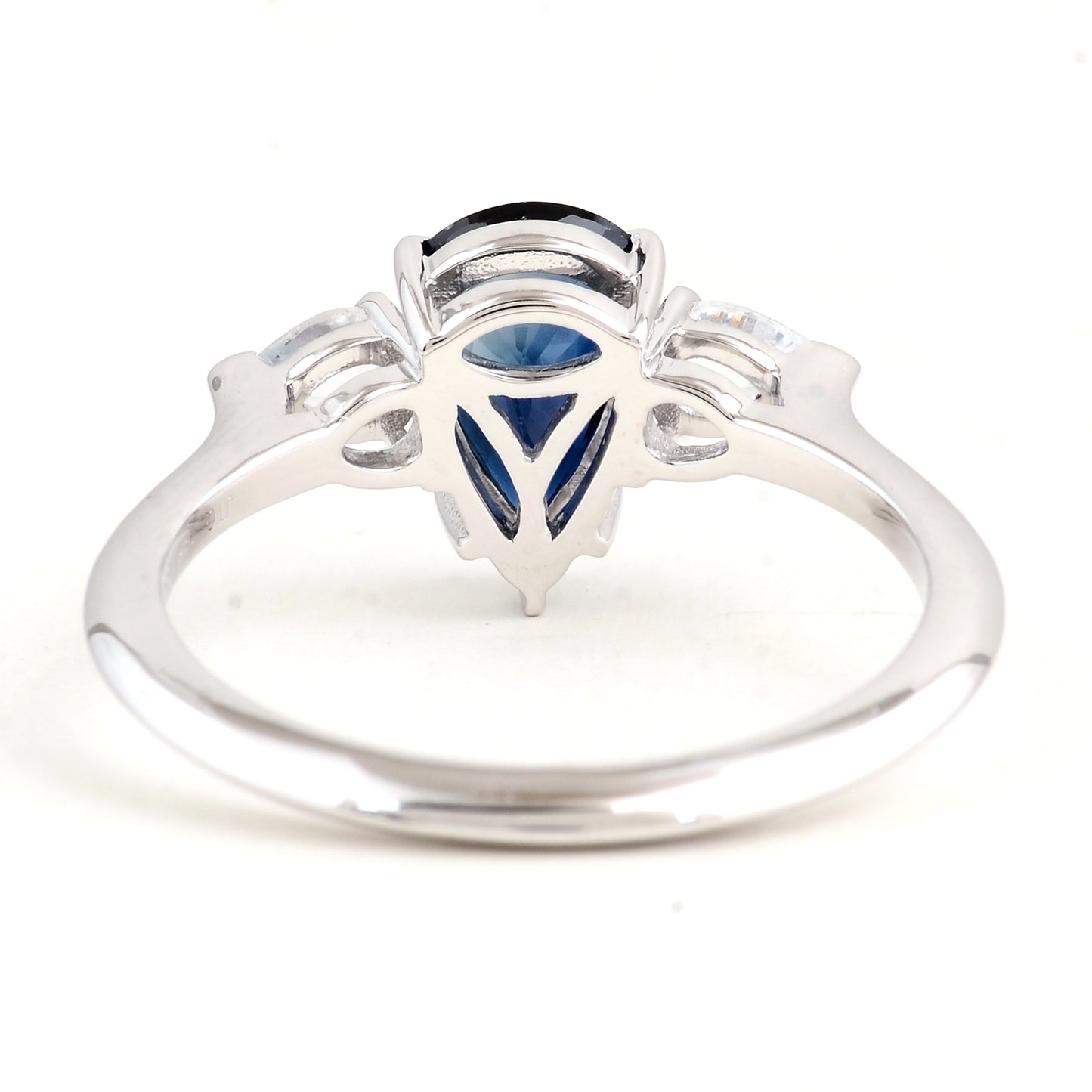 1.97 Carats Sapphire 14K Gold Ring