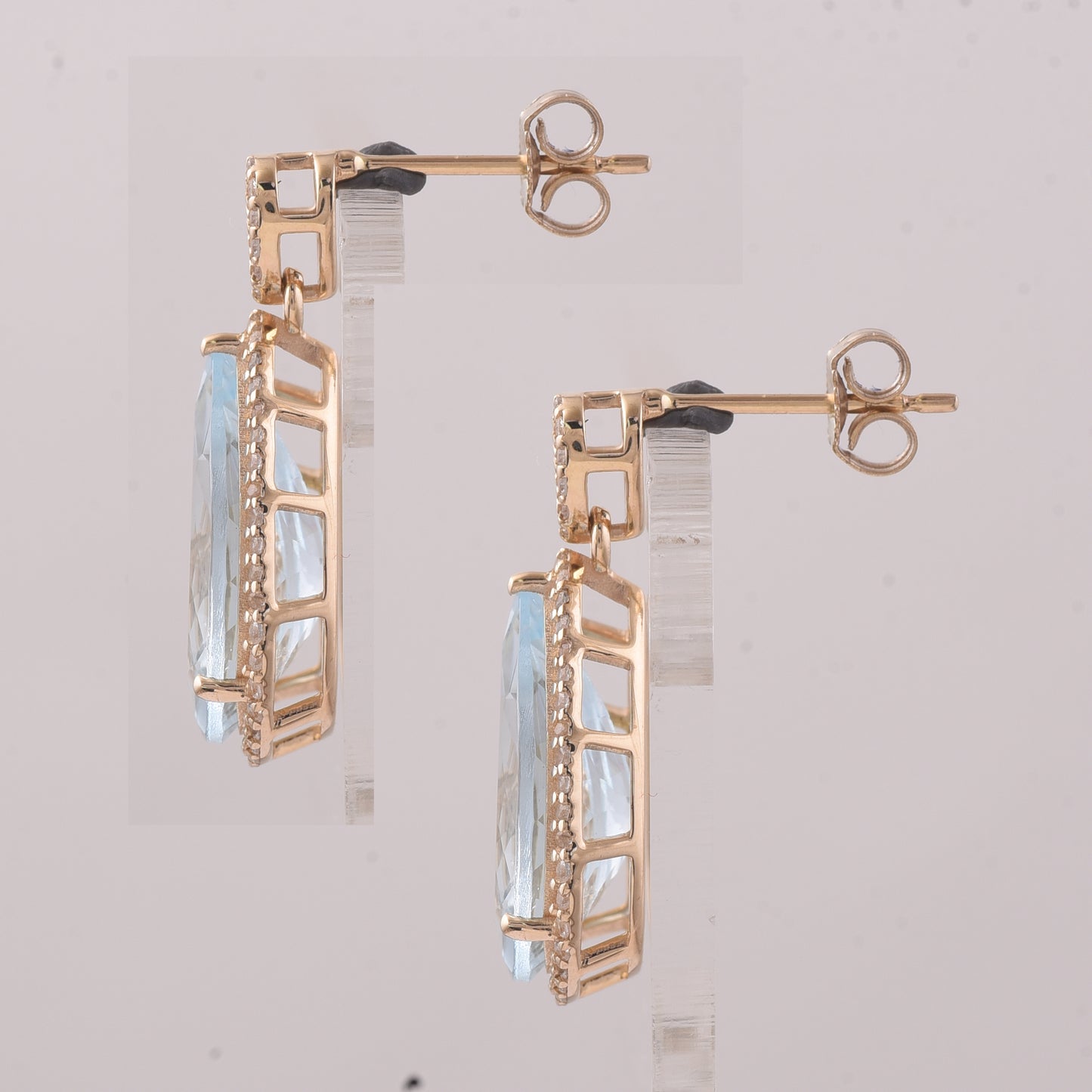 8.07 Ct Pear Aquamarine 9K Gold Earrings