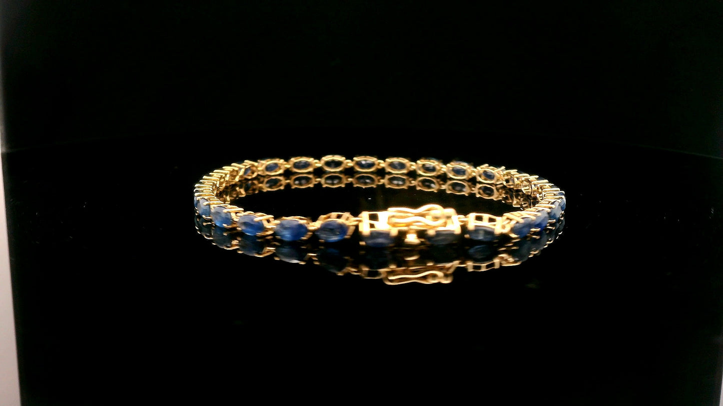 8.92 Ct Oval Sapphire 14K Gold Bracelet