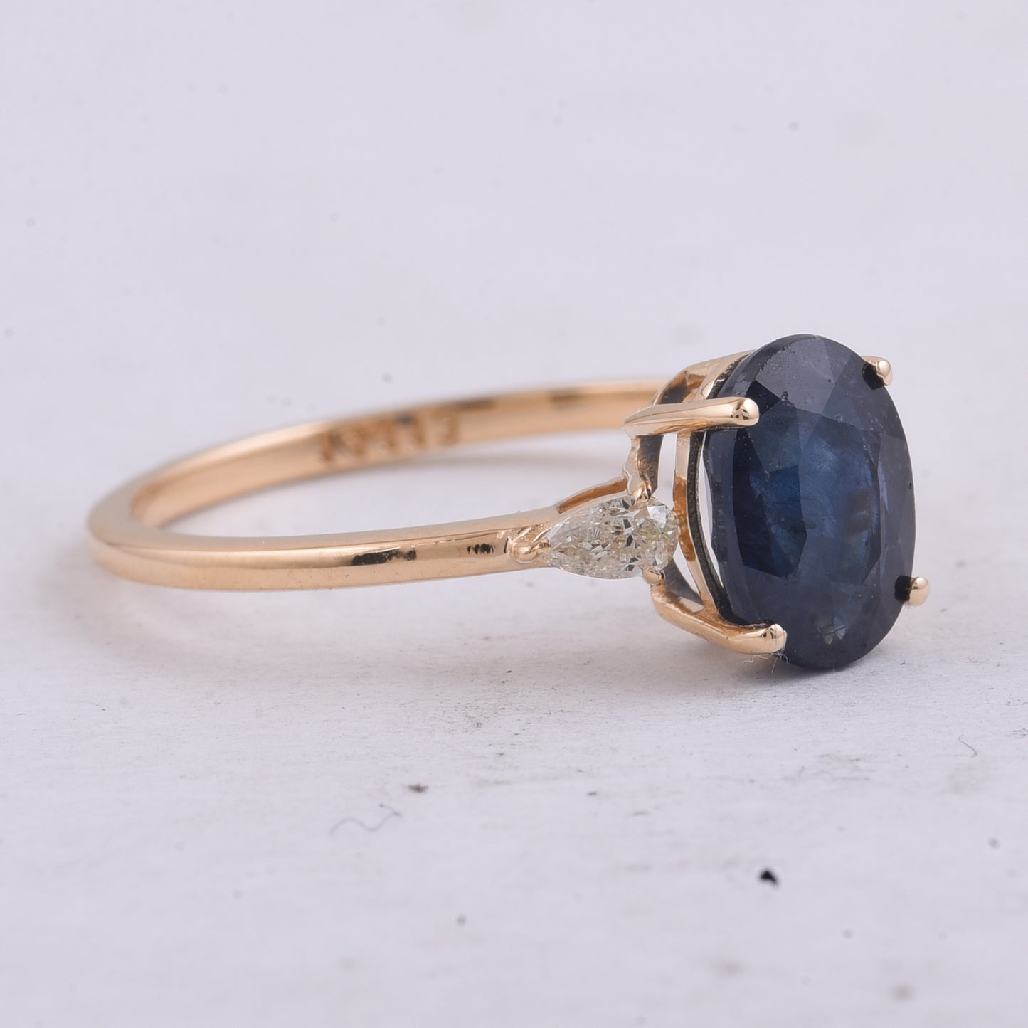 2.02 Ct Oval Natural Sapphire 14K Gold Ring