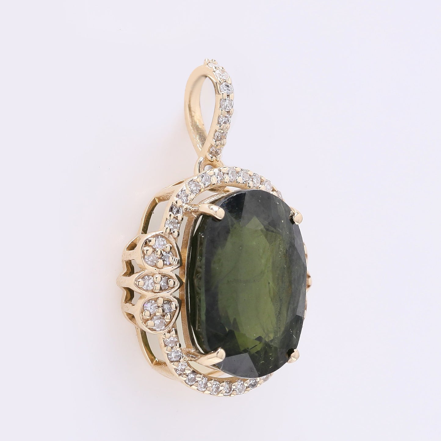 5.71 Ct Oval Mixed Cut Natural Green Sapphire 14K Gold Pendant