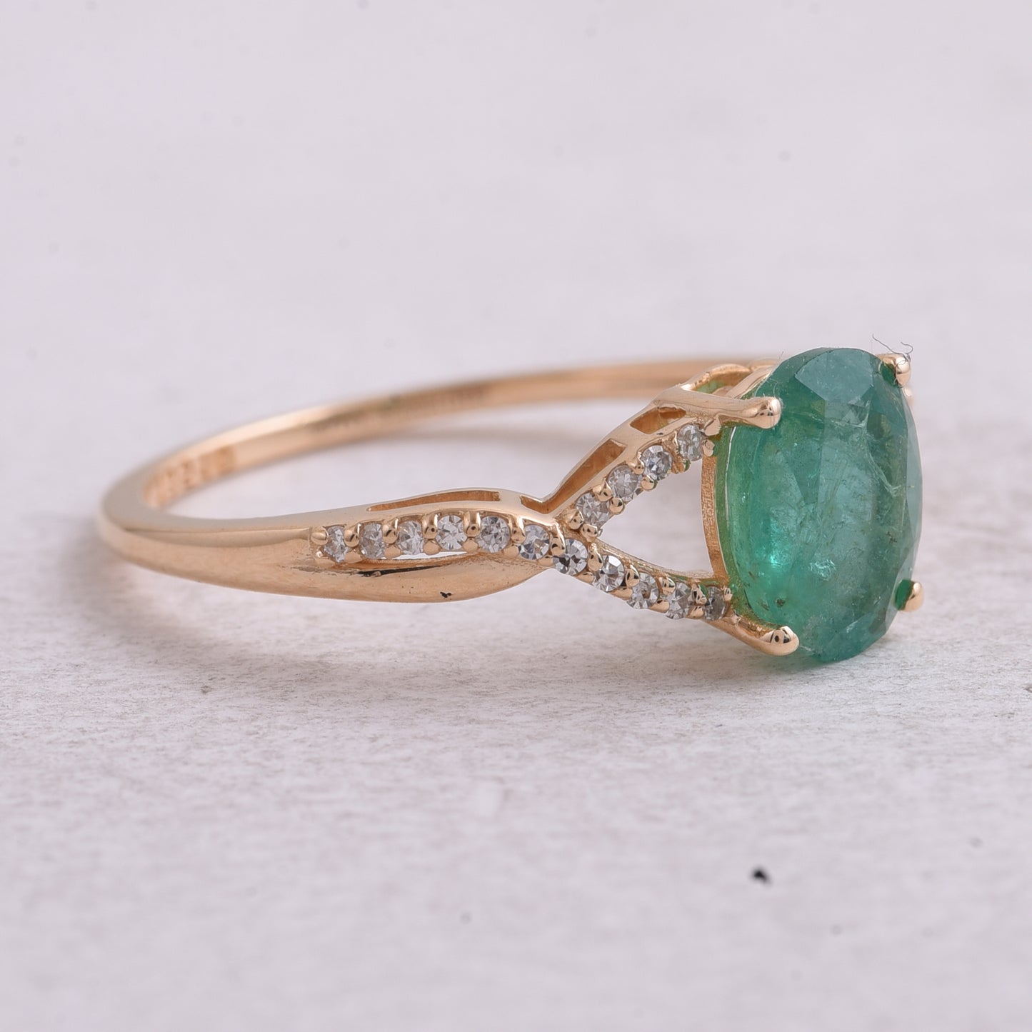 1.31 Ct Oval Natural Emerald 14K Gold Ring