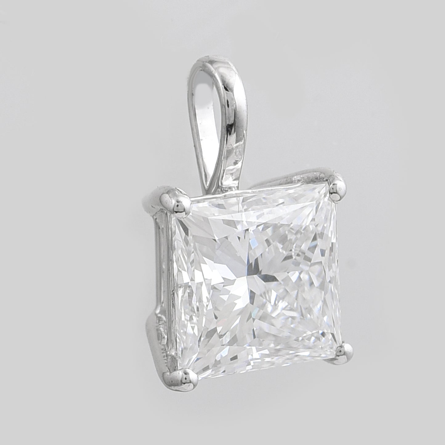 2.08 Carats Lab Grown Diamond 14K Gold Pendant