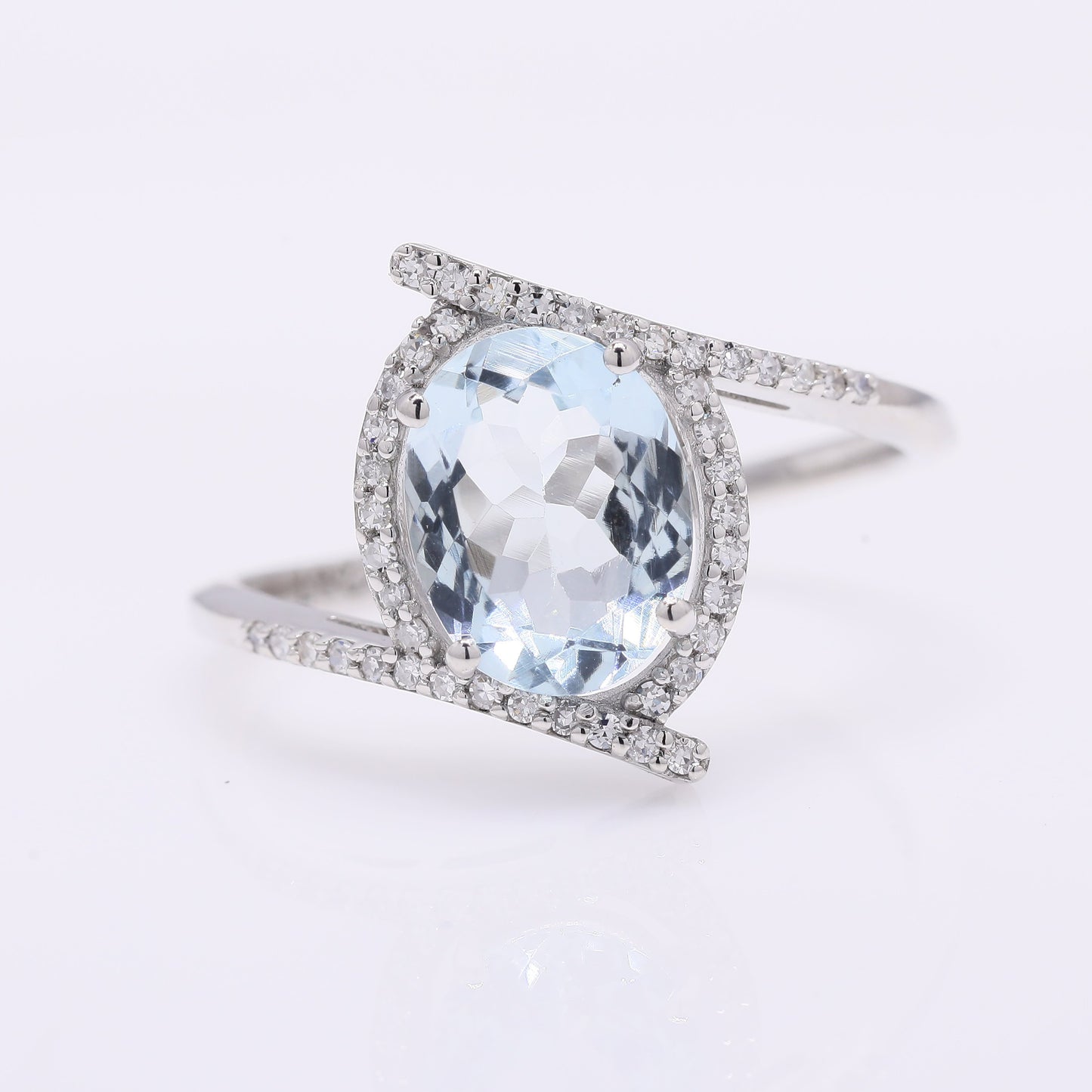 1.51 Ct Oval Mixed Cut Natural Aquamarine 950 Platinum Ring