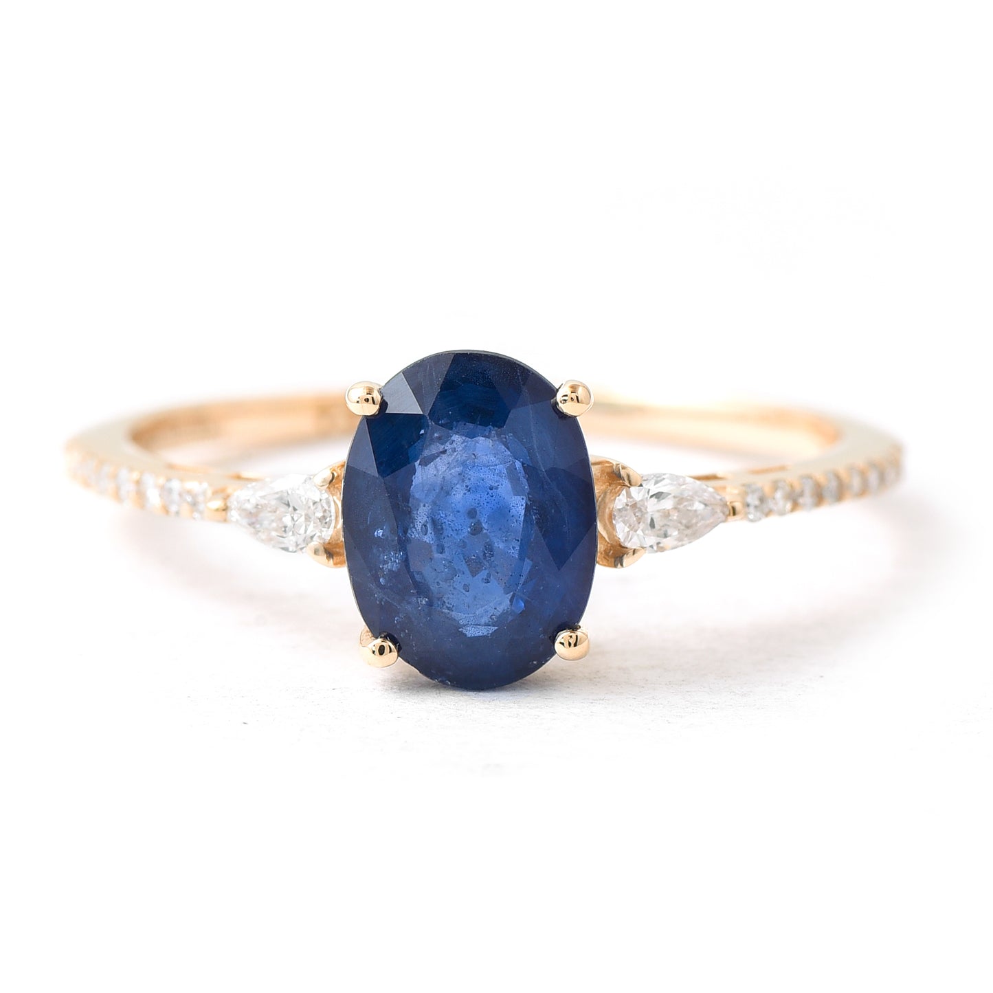 1.75 Ct Oval Sapphire 14K Gold Ring