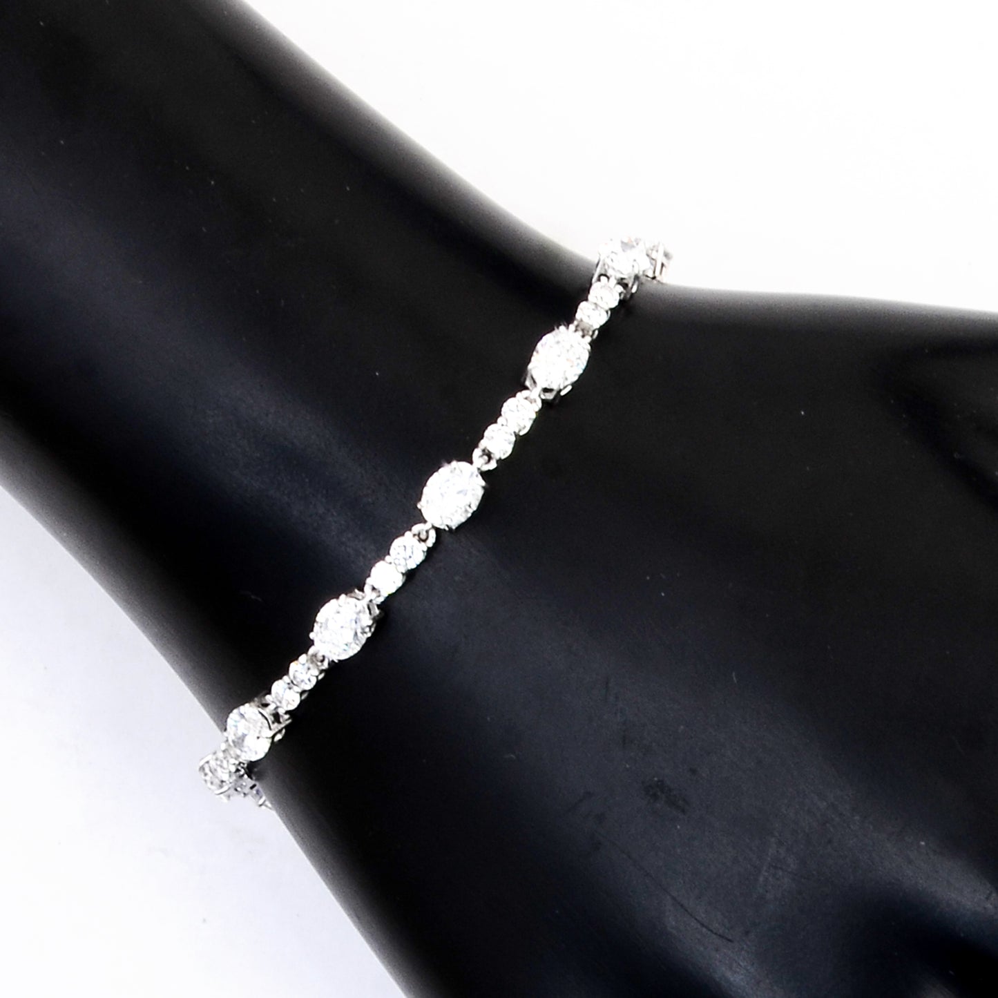 3.75 Carats Lab Grown Diamond 14K Gold Bracelet