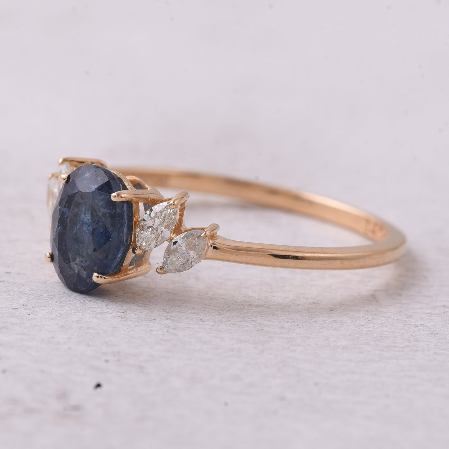 1.42 Ct Oval Natural Sapphire 14K Gold Ring