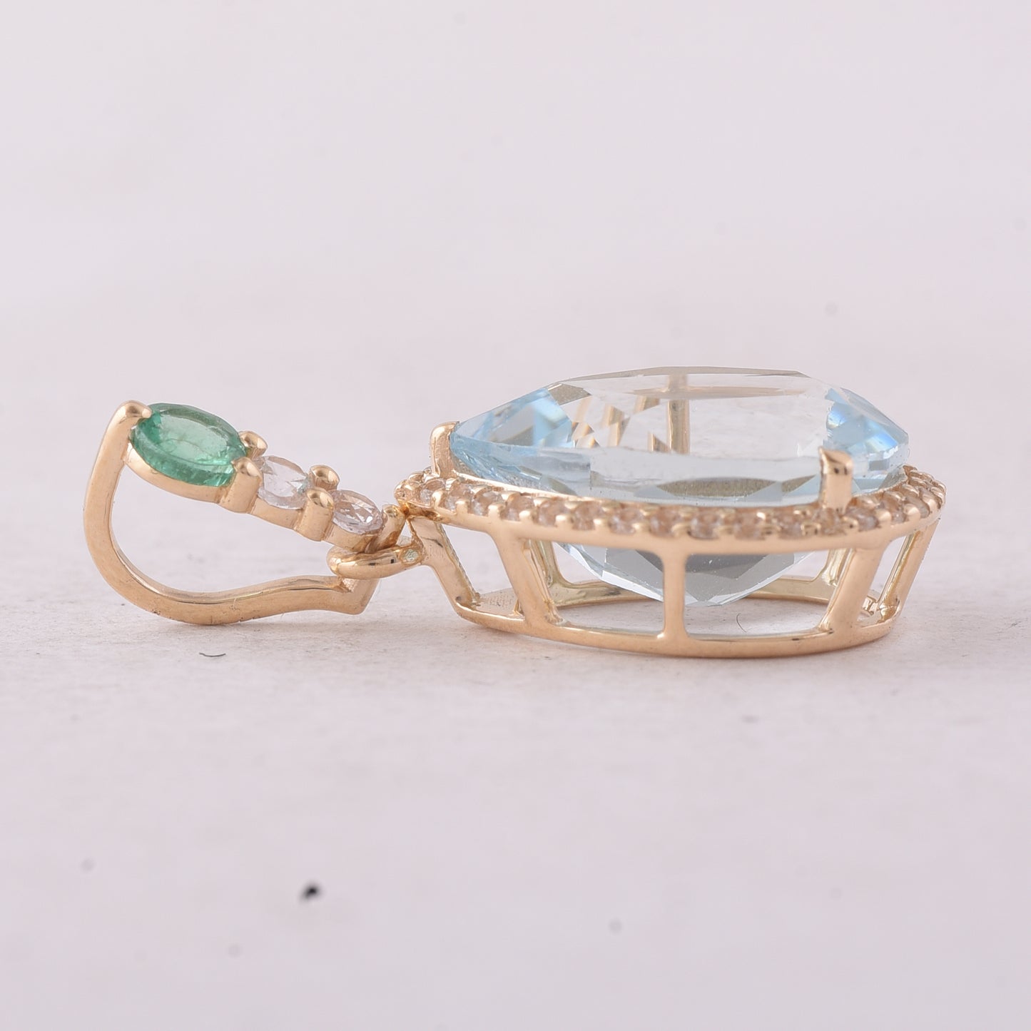 3.35 Ct Pear Aquamarine 9K Gold Pendant