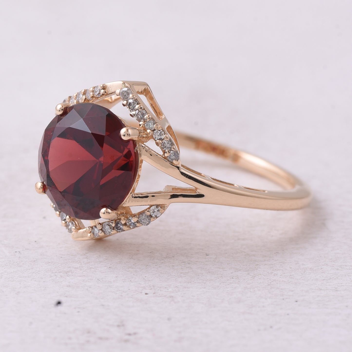 3.43 Ct Round Mixed Cut Natural Garnet 14K Gold Ring