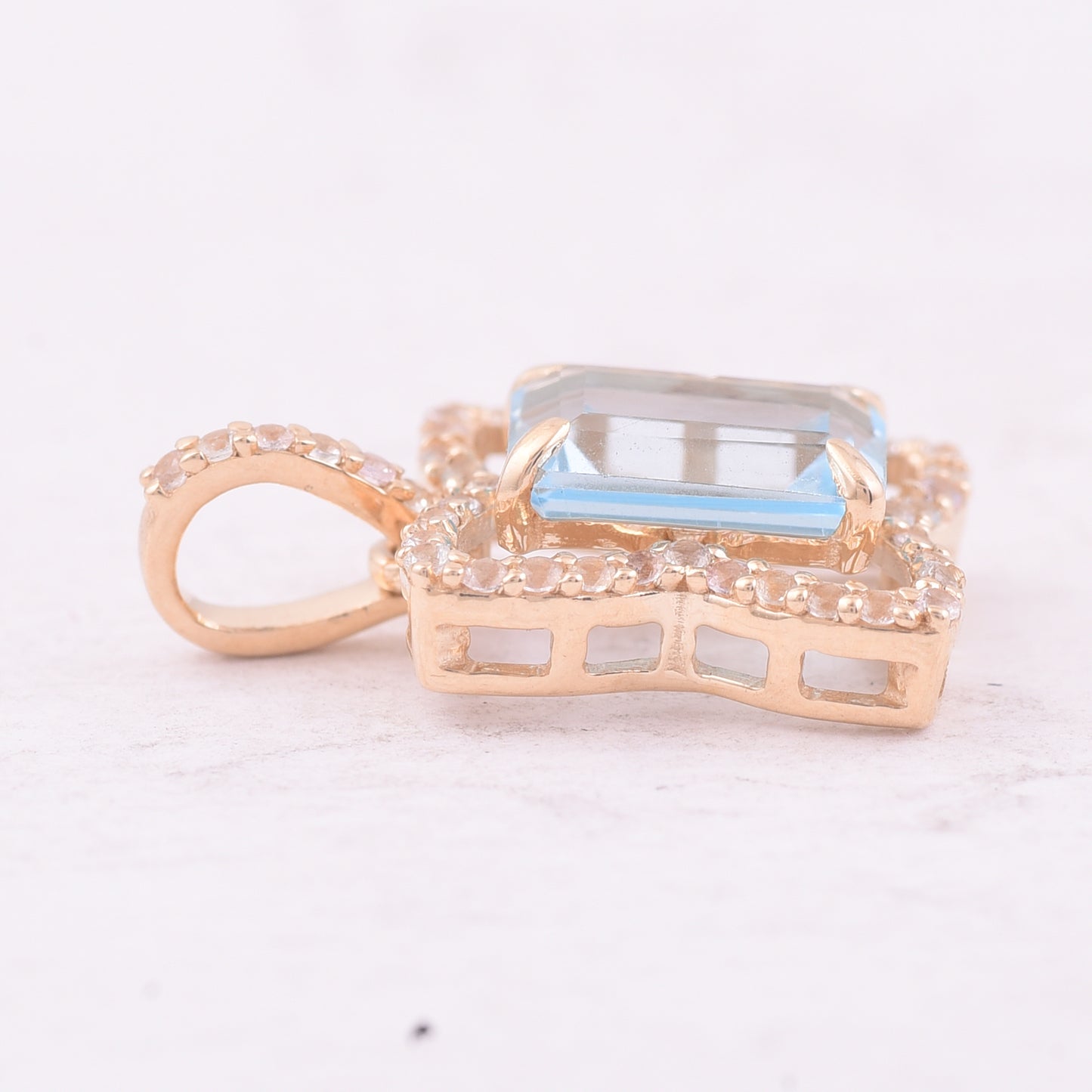 1.38 Ct Octagon Blue Topaz 9K Gold Pendant