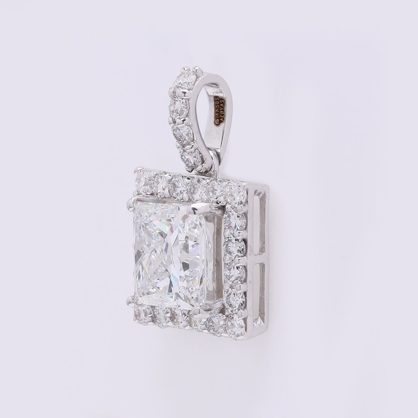 2.45 Carats Lab Grown Diamond 14K Gold Pendant