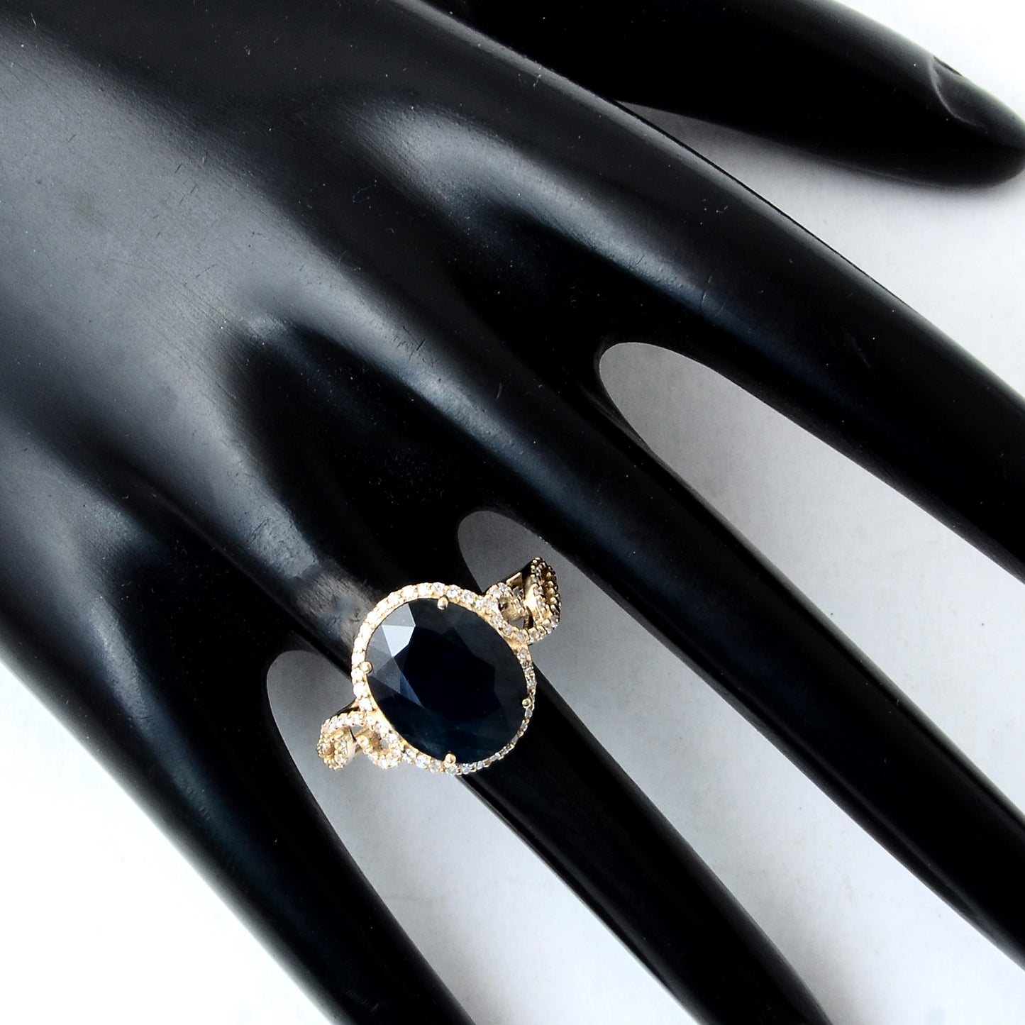 6.75 Ct Oval Mixed Cut Natural Corundum Sapphire 14K Gold Ring